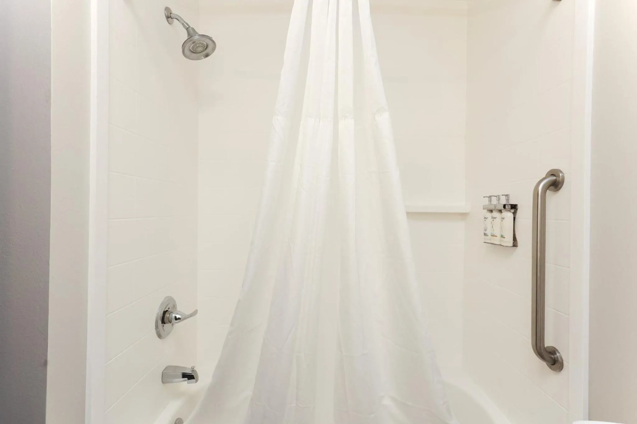 Photo of the whole room in Holiday Inn Express Tulsa South Bixby by IHG