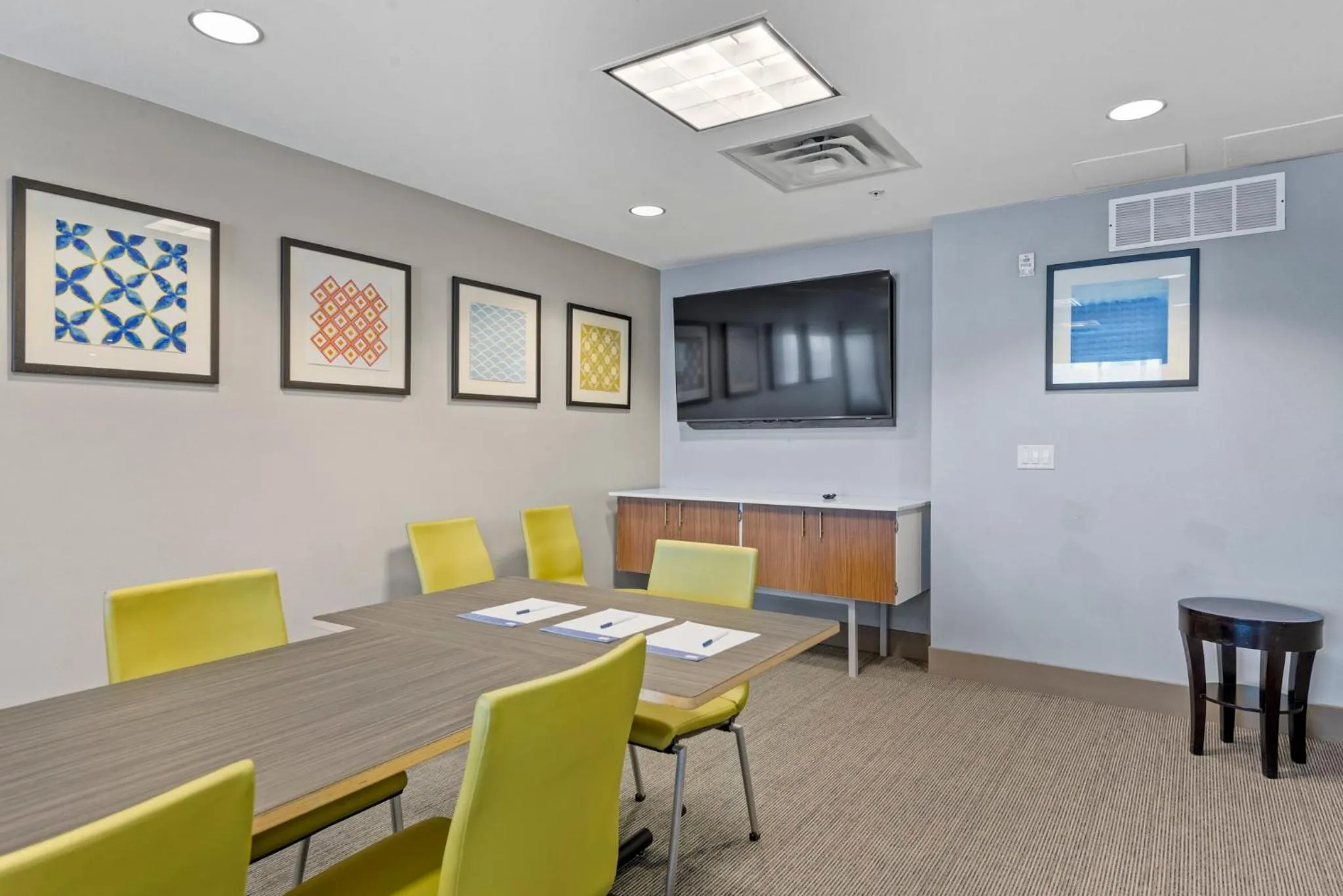 Meeting/conference room in Holiday Inn Express Tulsa South Bixby by IHG