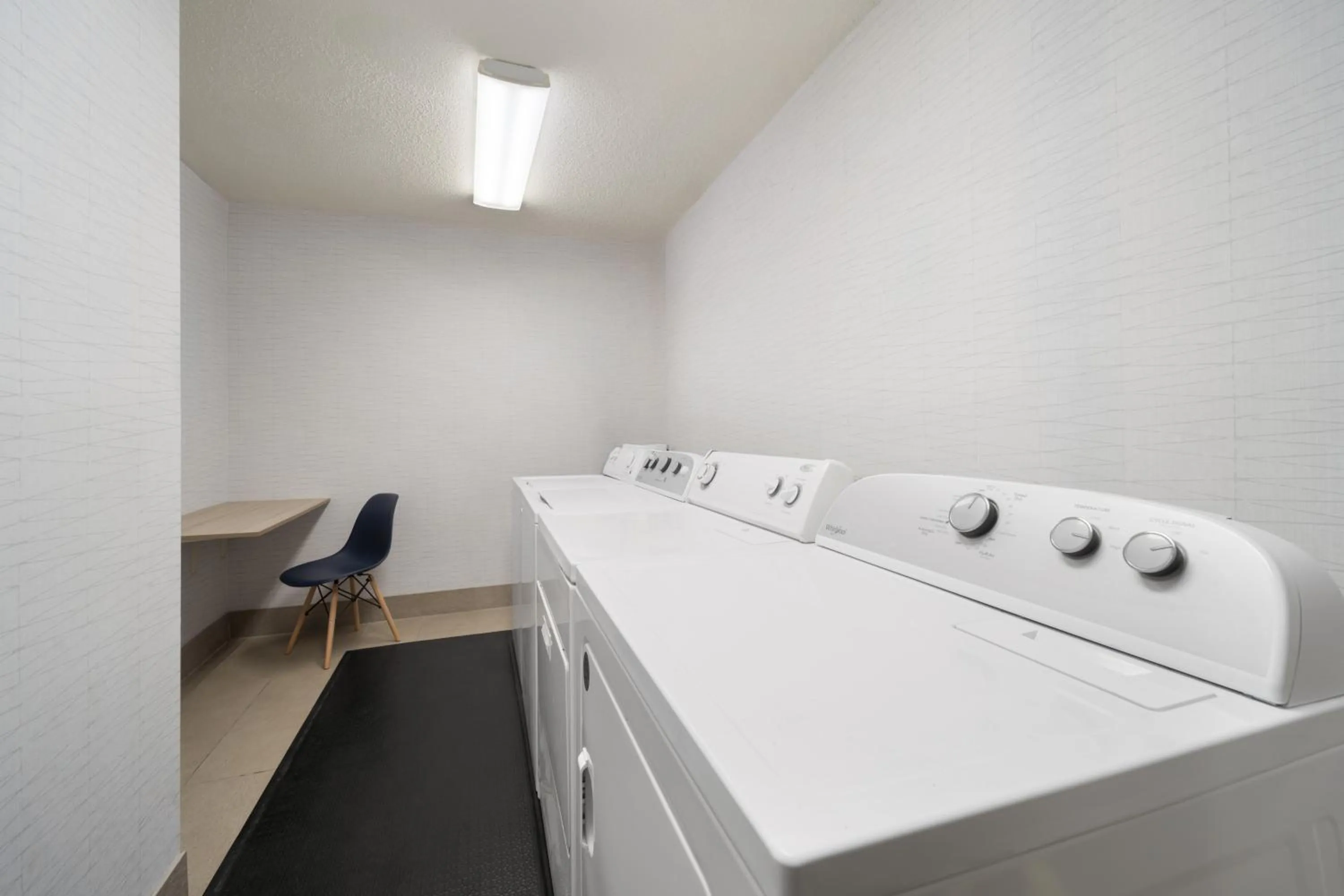 laundry in Spark By Hilton Florence North I-95, Sc