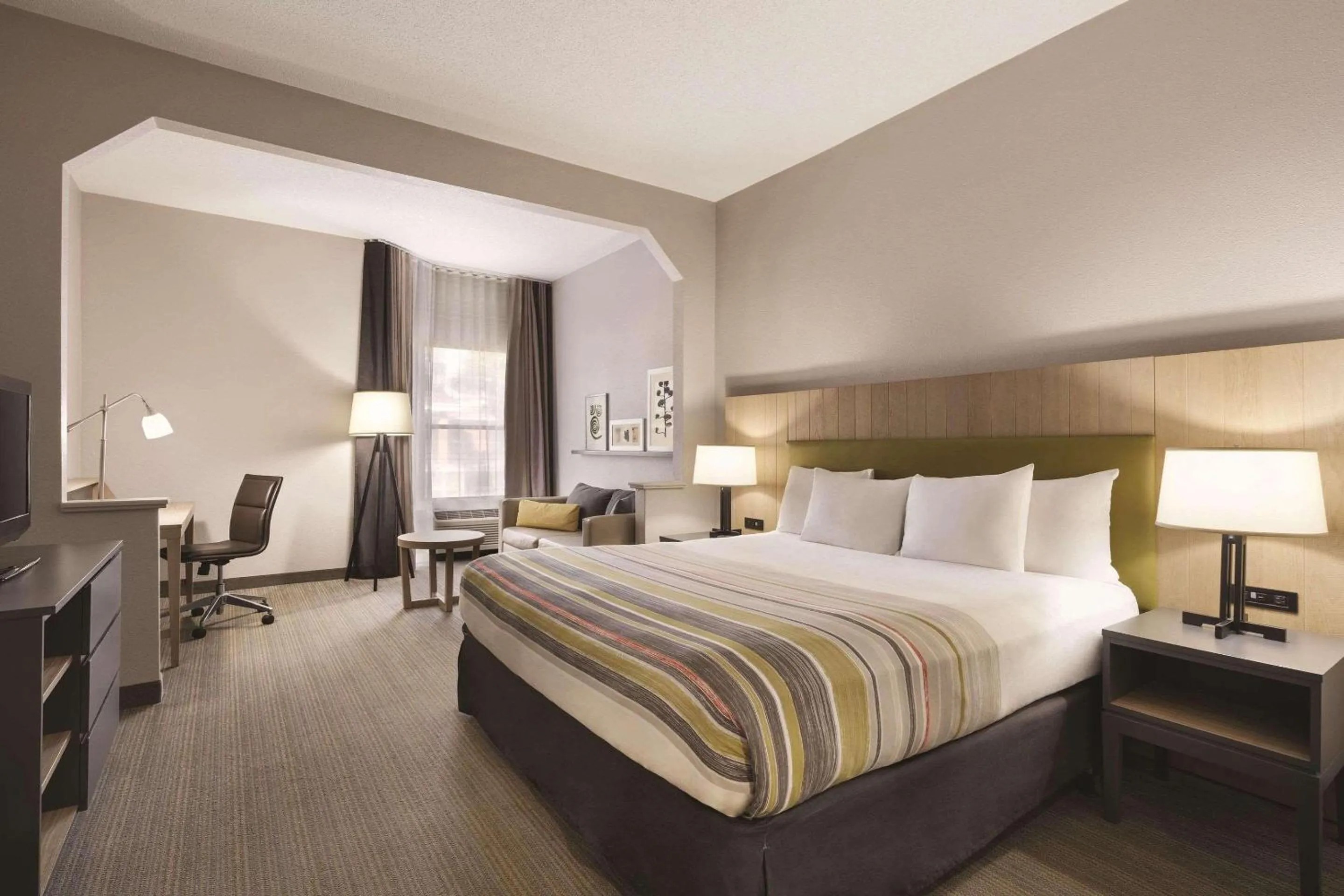 Bedroom, Bed in Country Inn & Suites by Radisson, Florence, SC