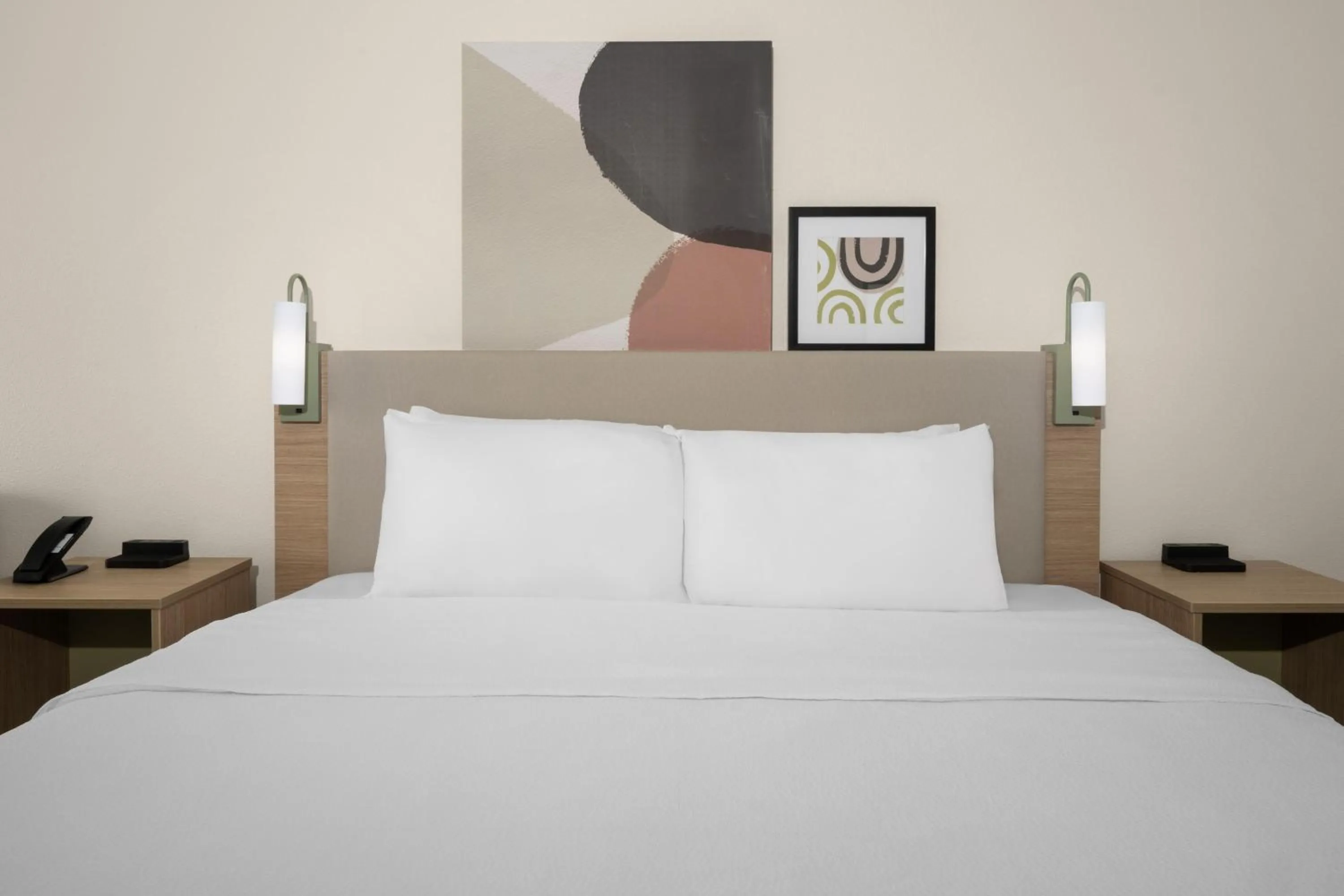 Bed in Spark By Hilton Florence North I-95, Sc