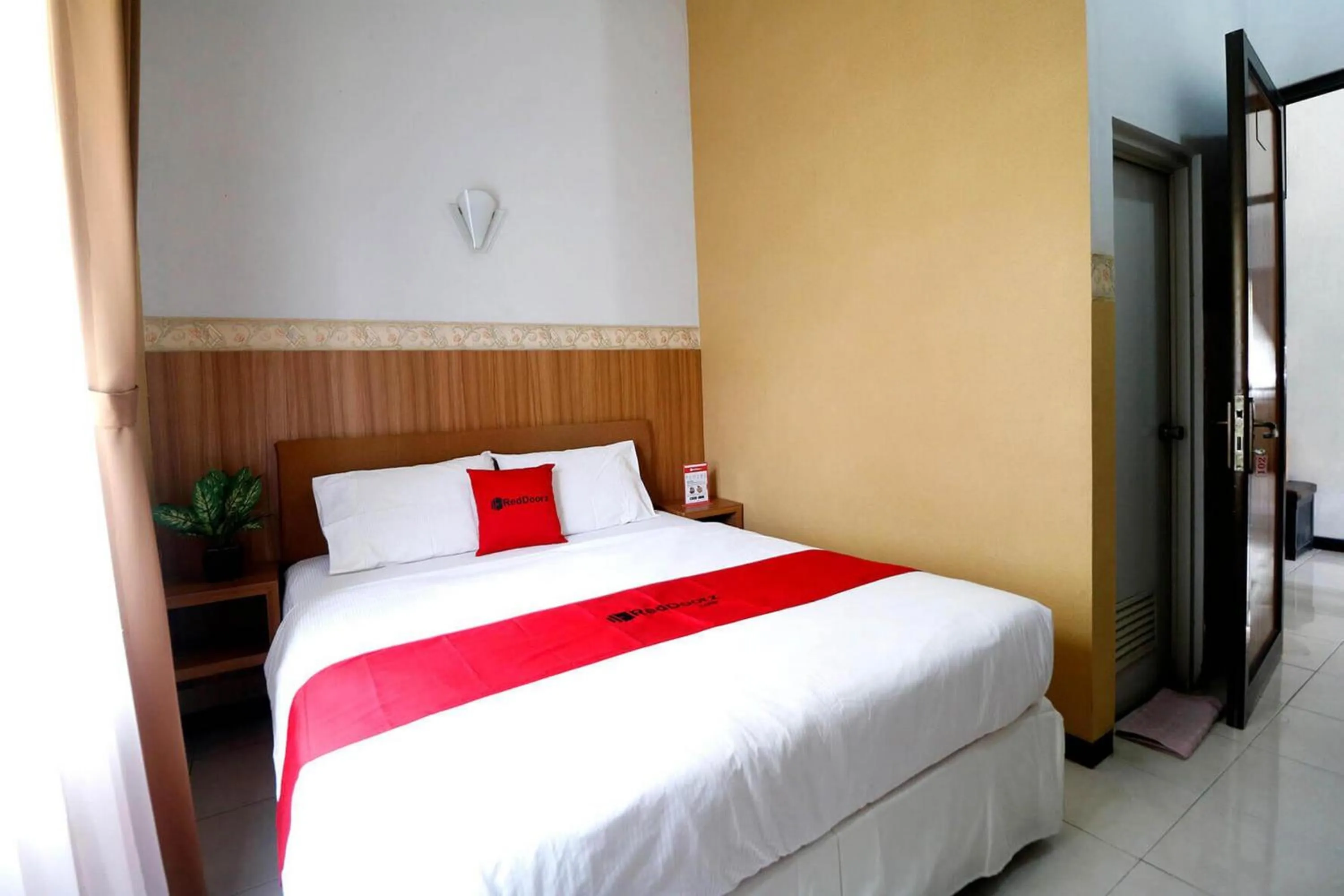 Bedroom, Bed in RedDoorz Plus near Undip Tembalang