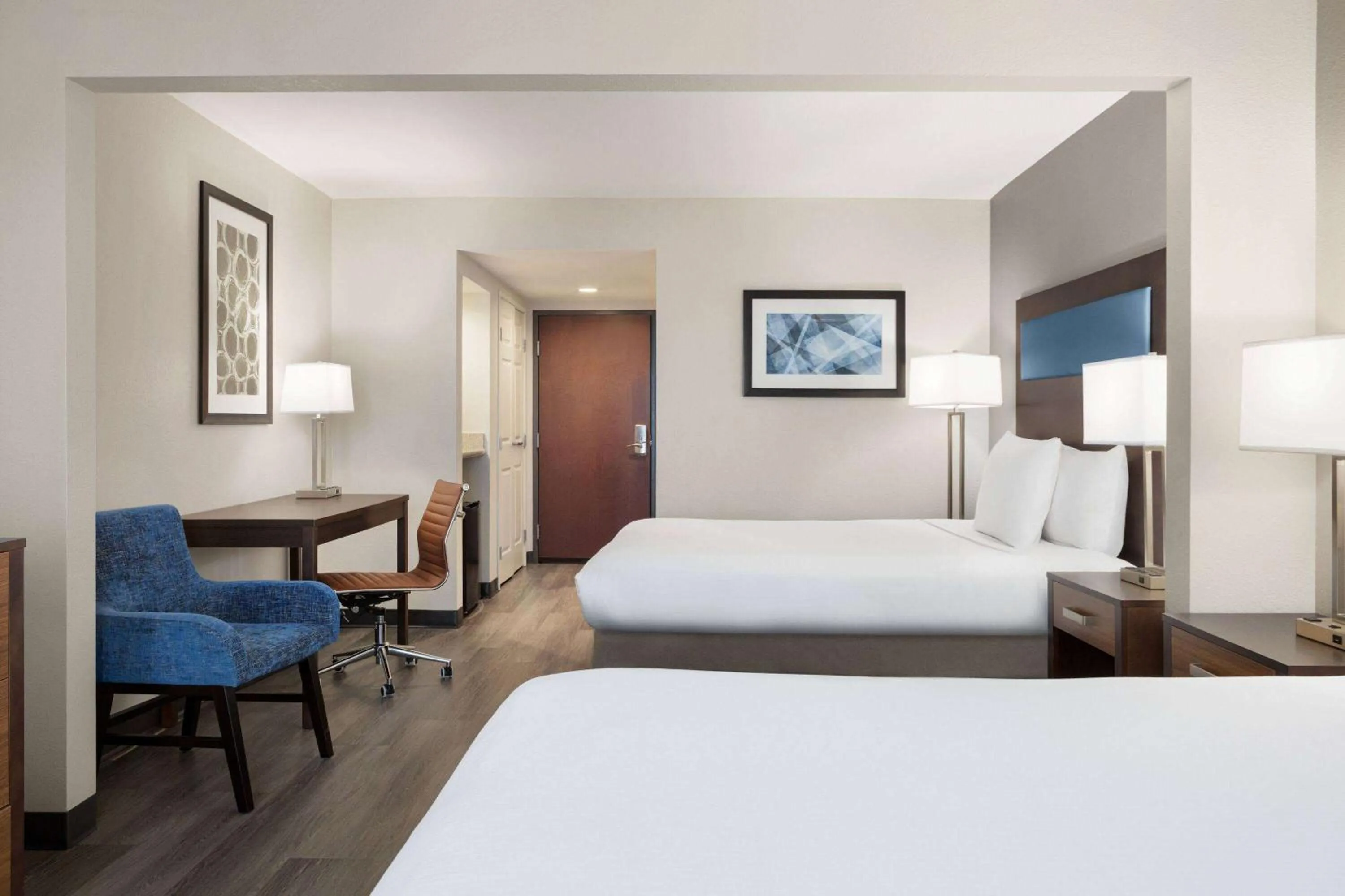 Photo of the whole room, Bed in Wingate By Wyndham Southport