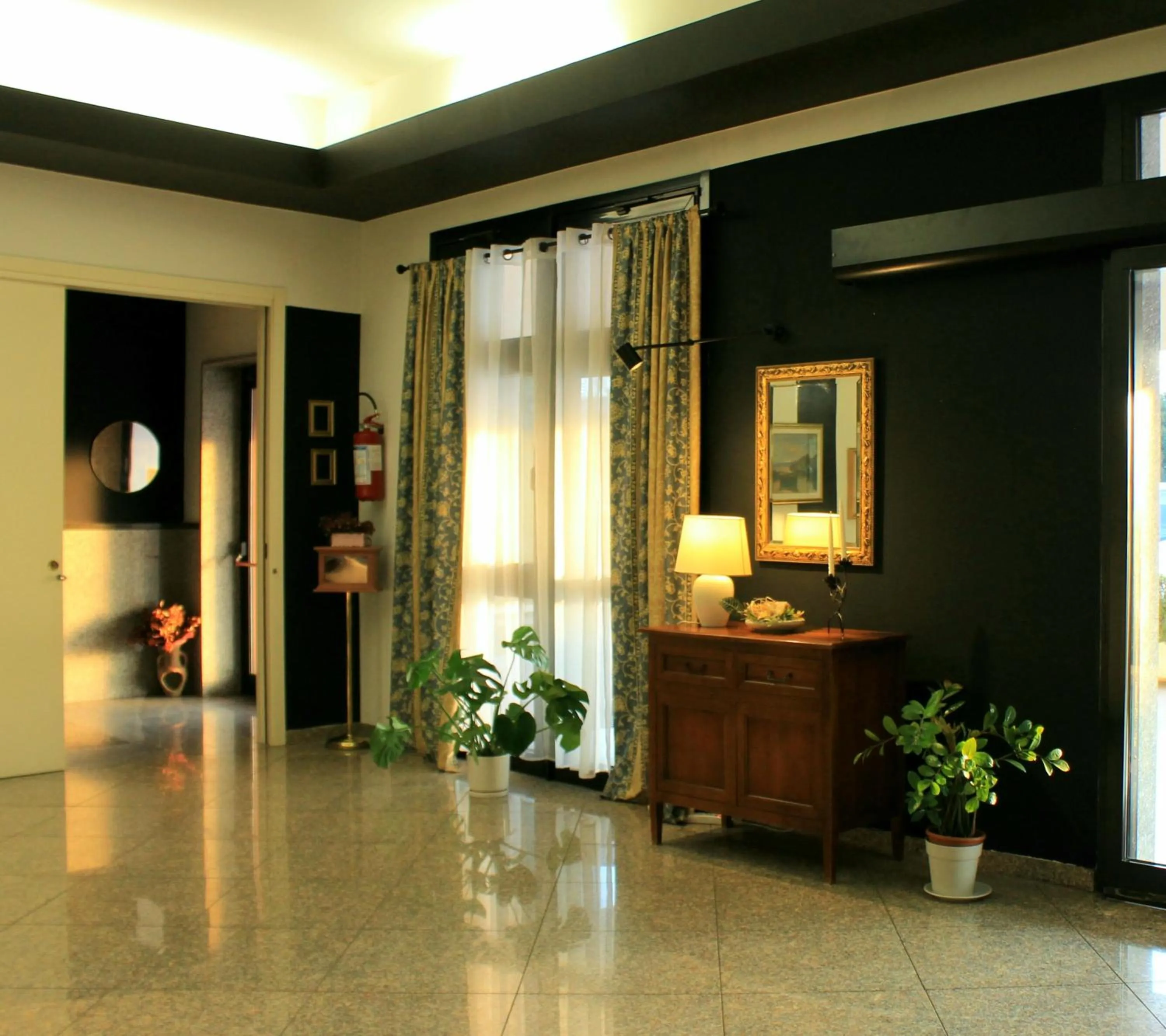 Lobby or reception in Hotel Nuovo Sole HNS