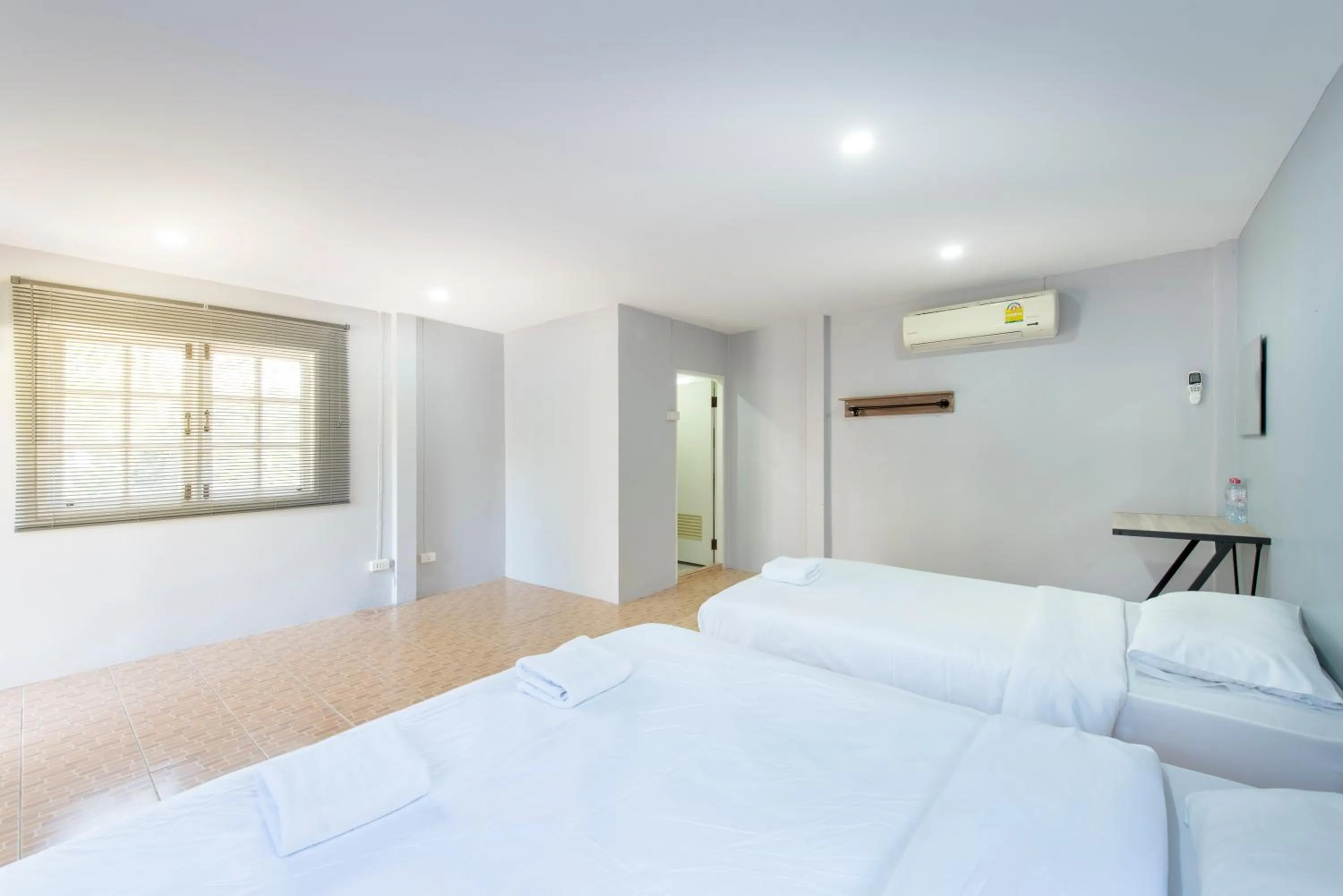 Bedroom, Bed in Ivy Cottage by Qiu