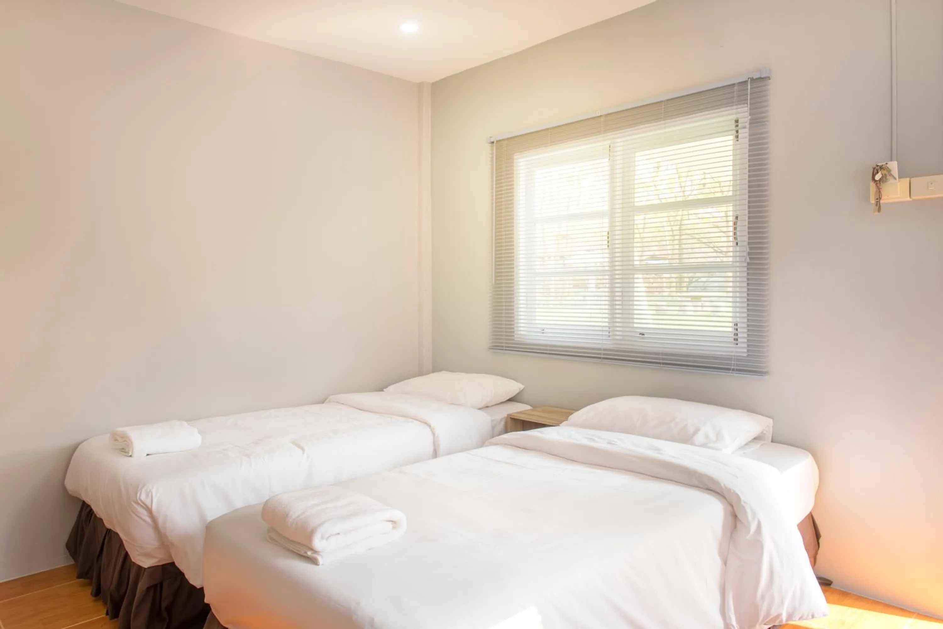 Bedroom, Bed in Ivy Cottage by Qiu