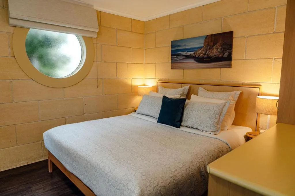 Bed in Portside Motel