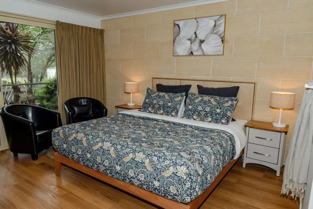 Bed in Portside Motel