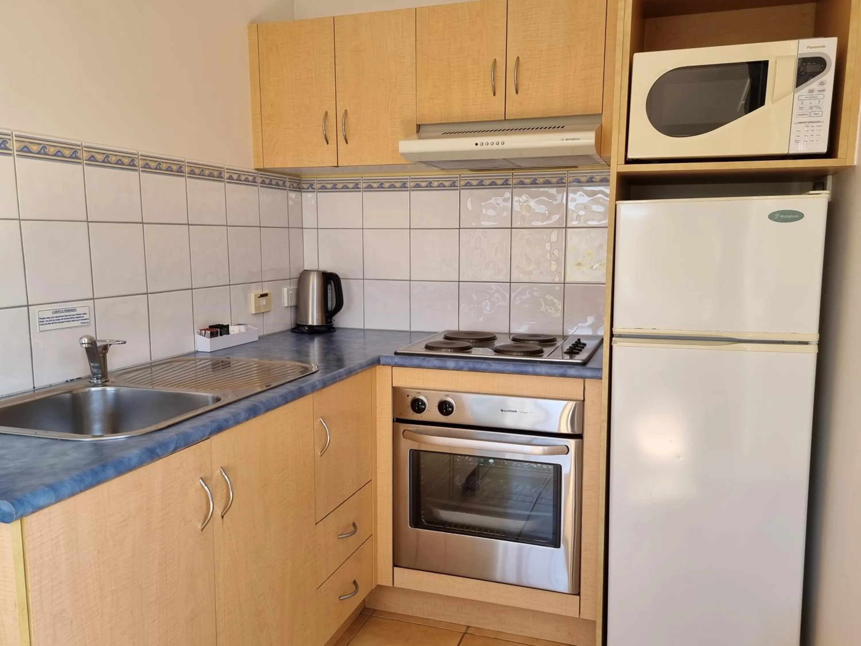 Kitchen or kitchenette in Seaview Motel & Apartments