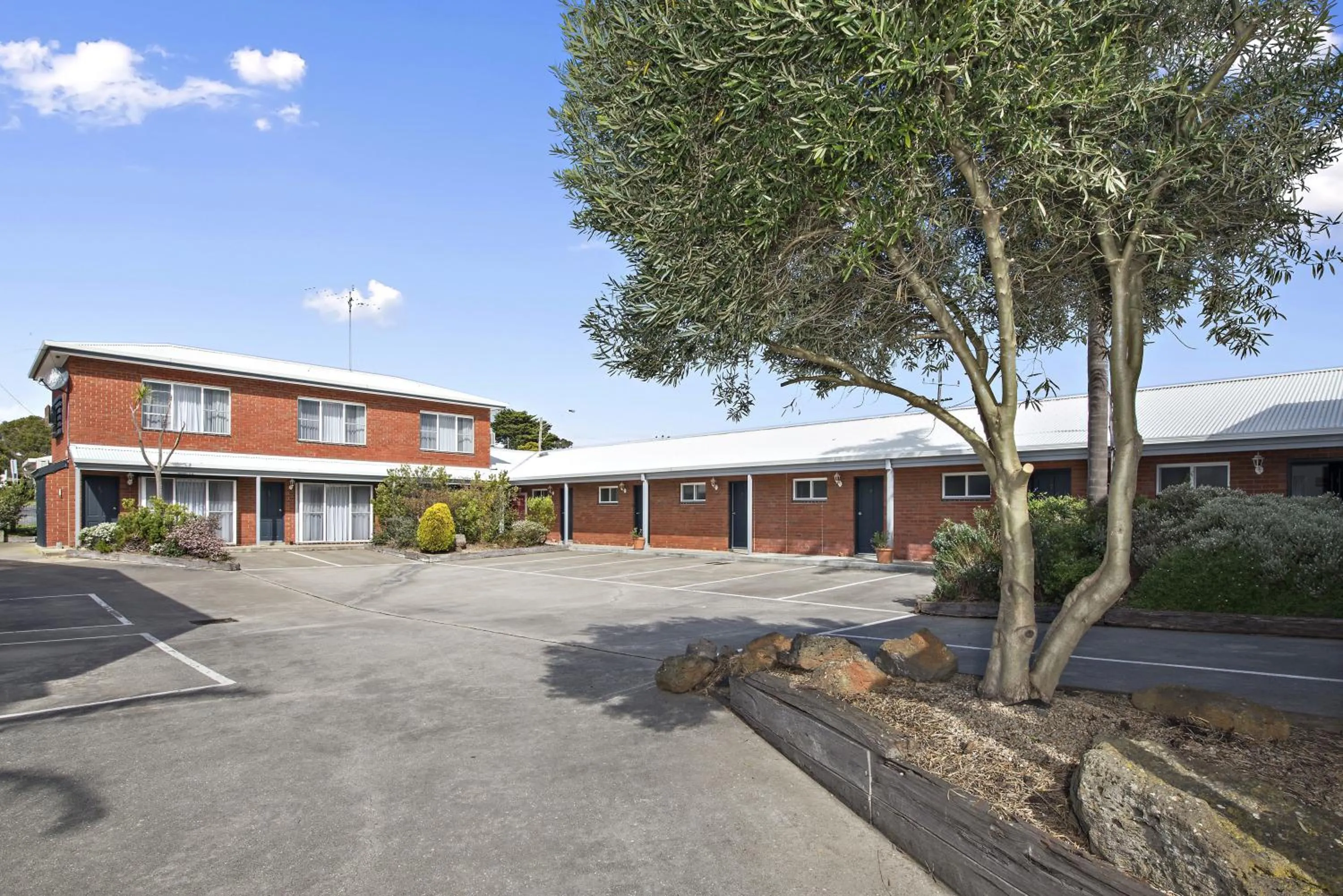 Property building in The International Motel Apollo Bay