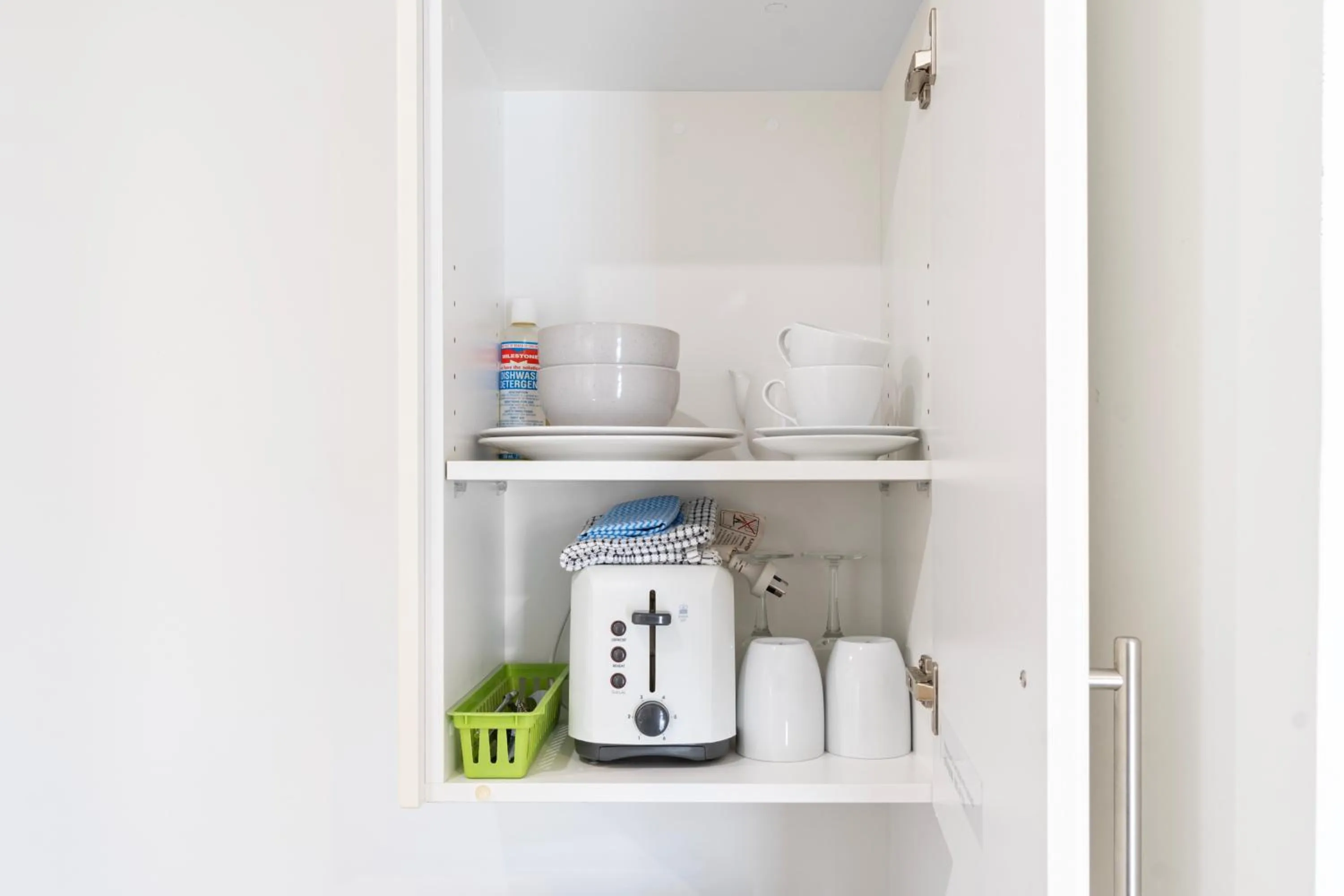 Kitchen or kitchenette in The International Motel Apollo Bay