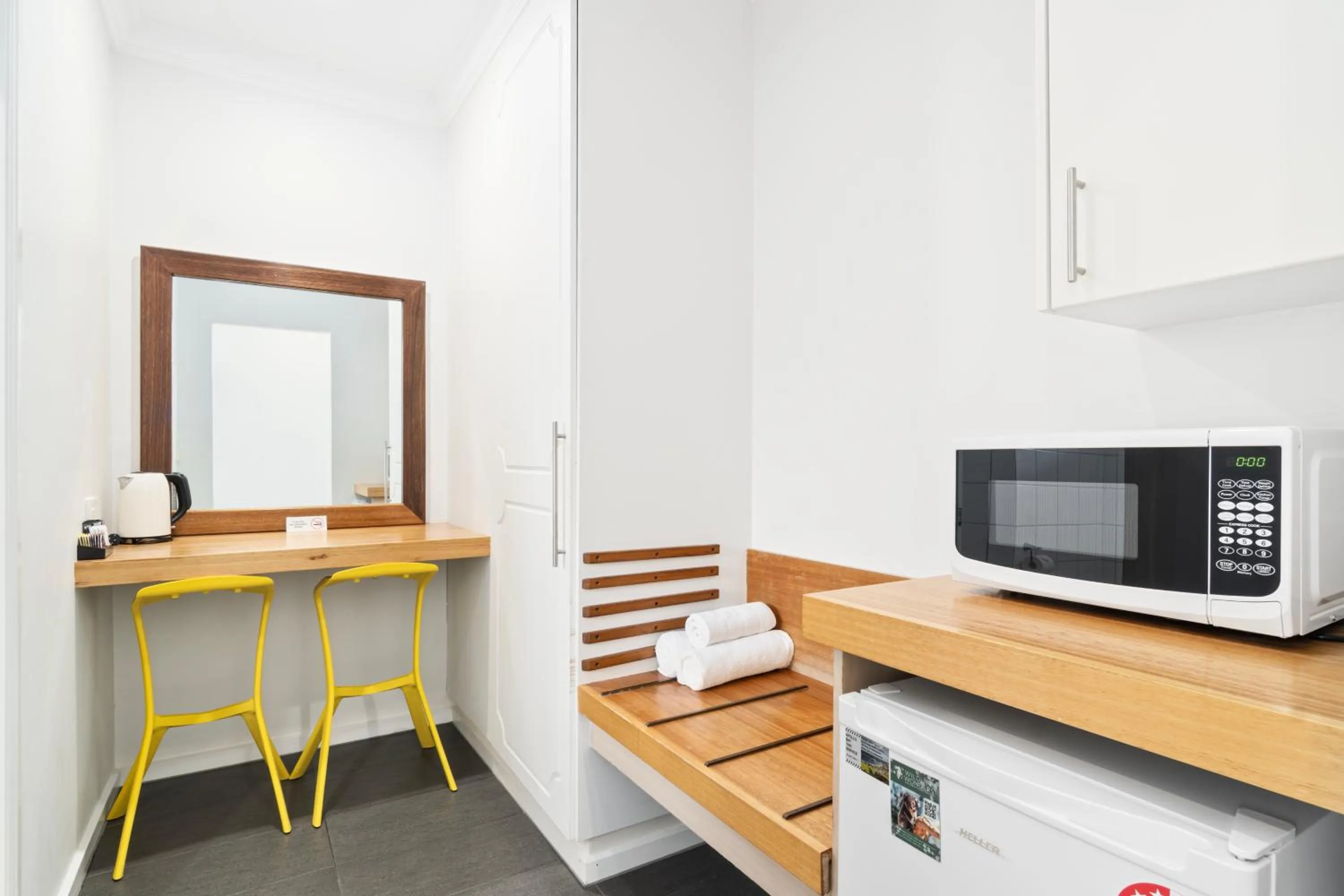 Kitchen or kitchenette in The International Motel Apollo Bay