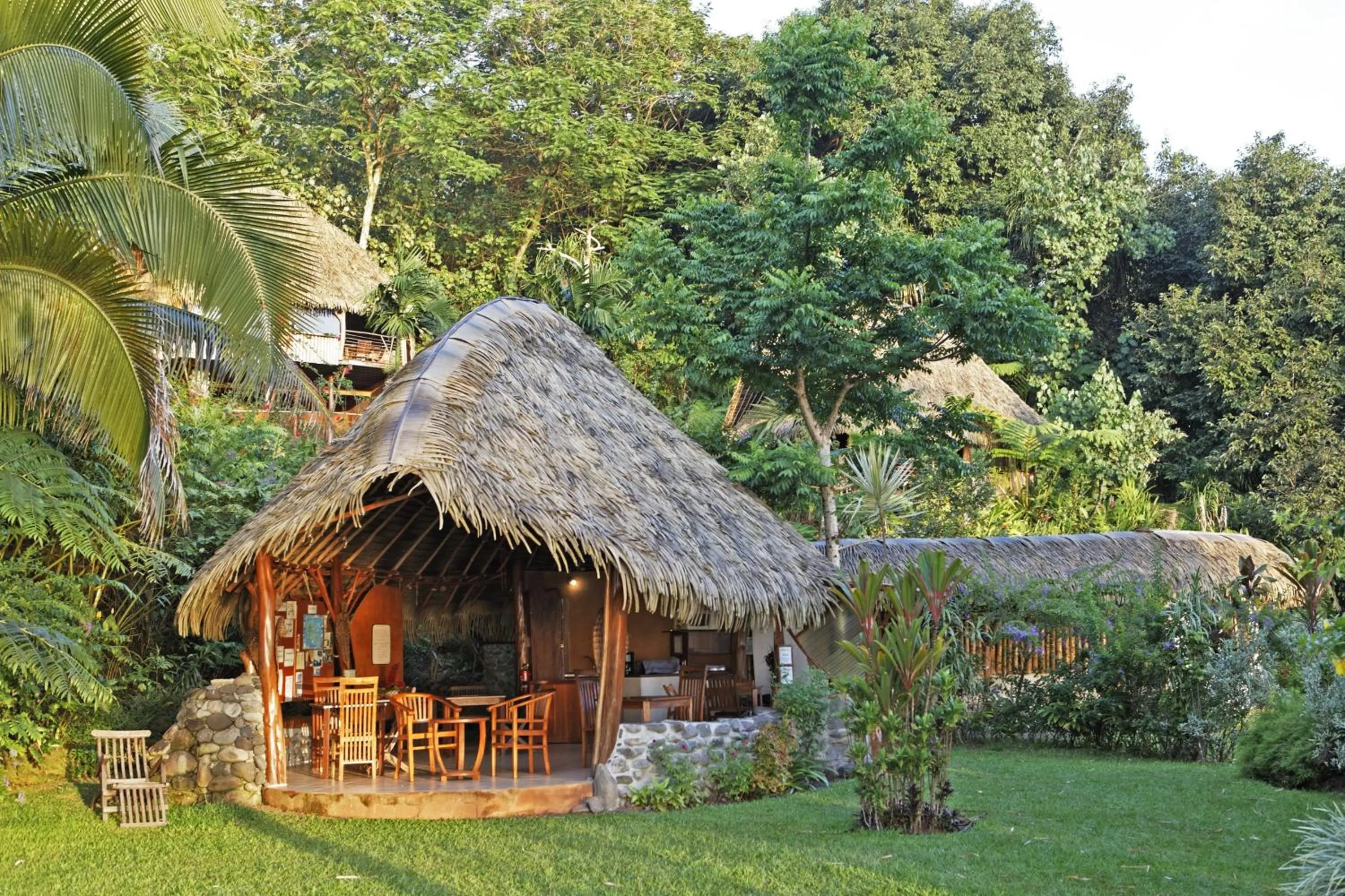 Restaurant/places to eat in Vanira Lodge