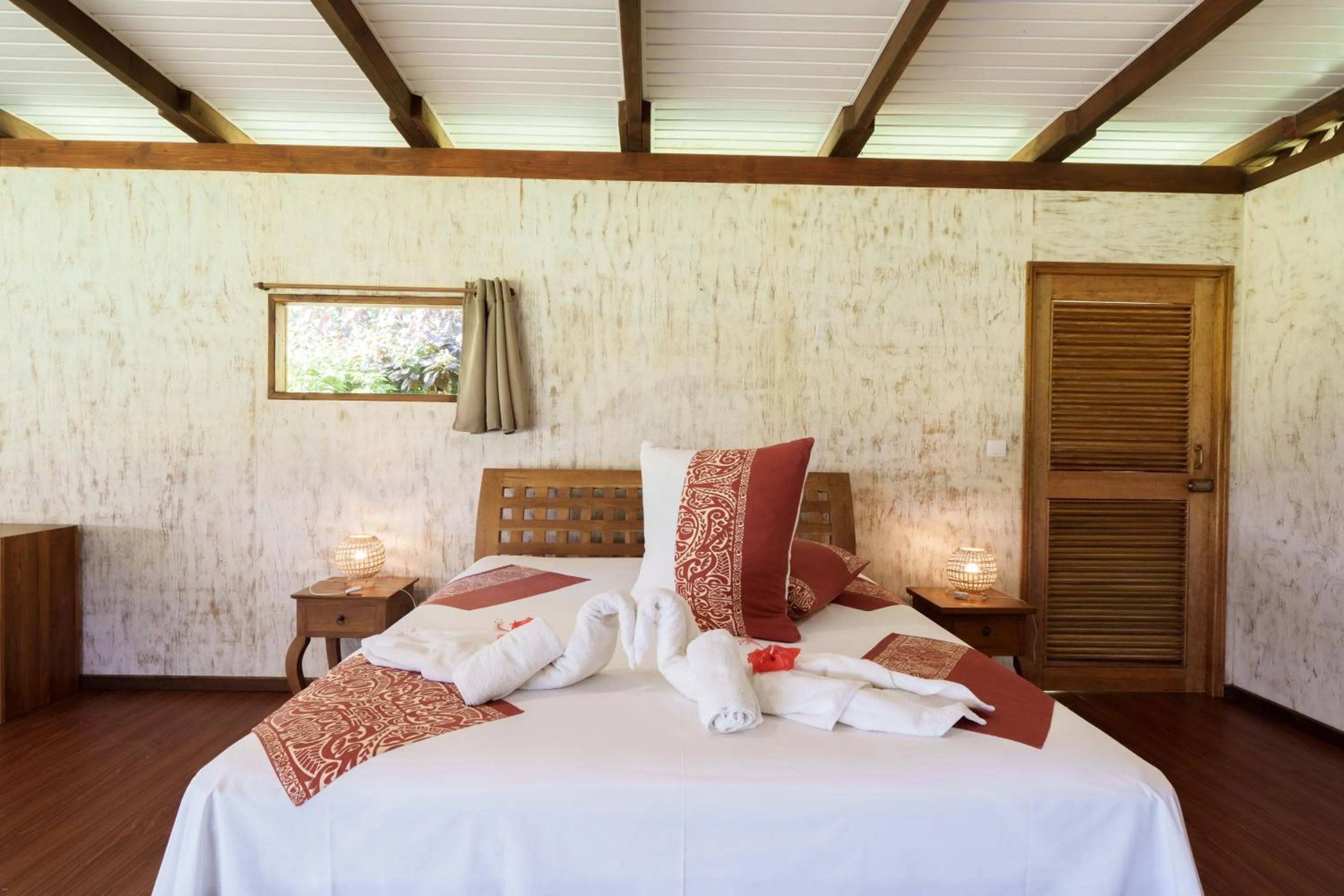 Bed in Vanira Lodge