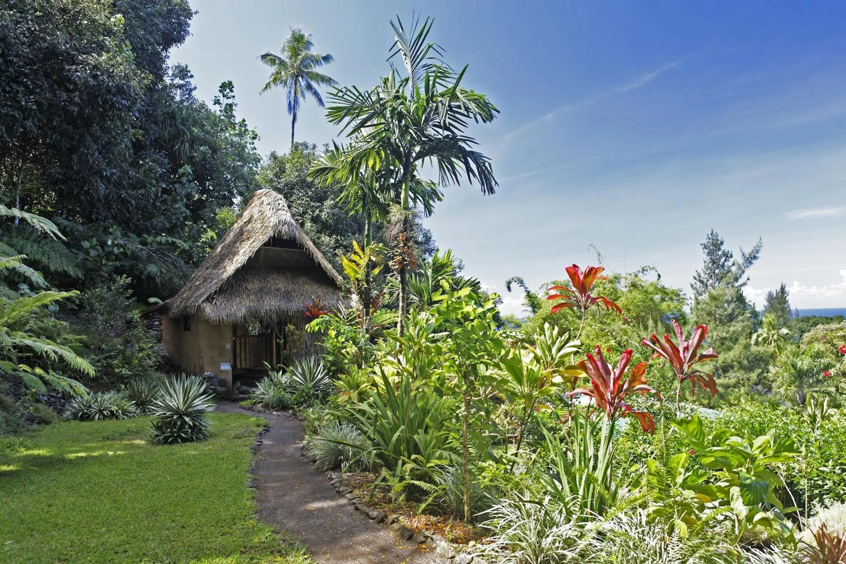 Facade/entrance in Vanira Lodge
