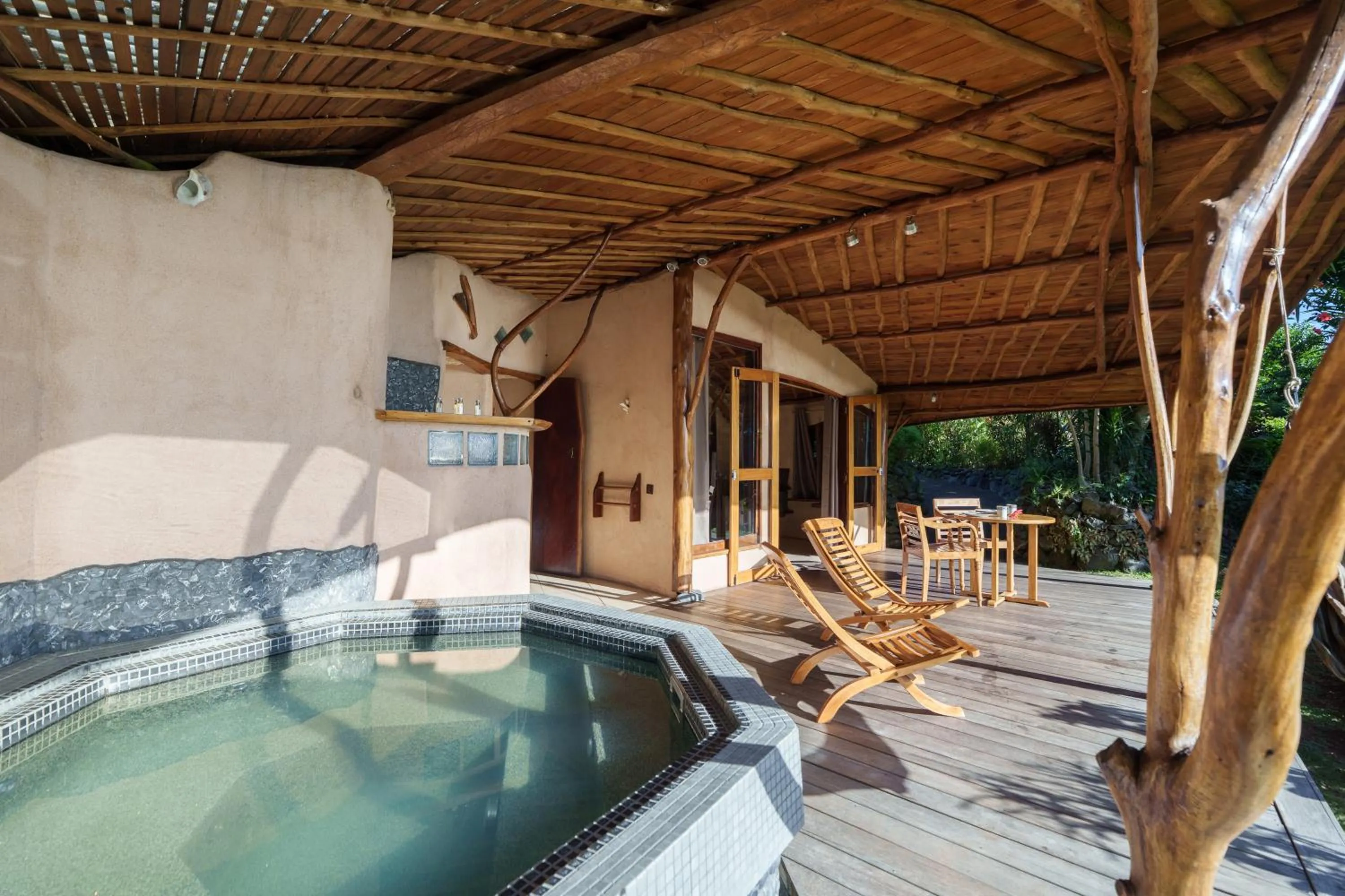 Vanira Lodge