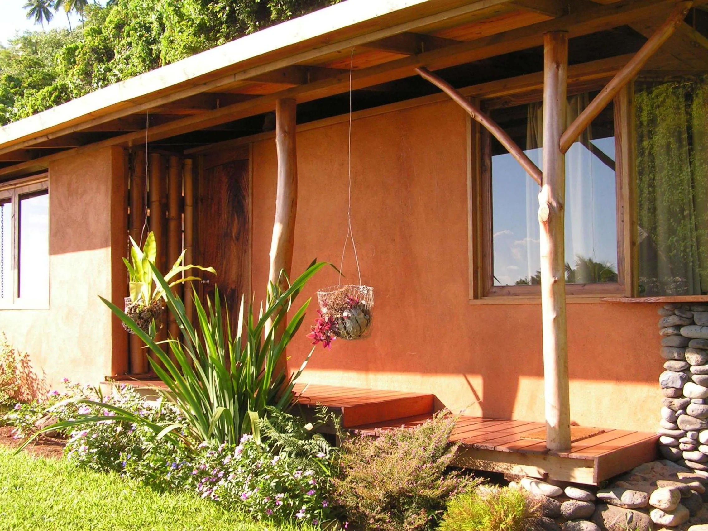 Facade/entrance in Vanira Lodge