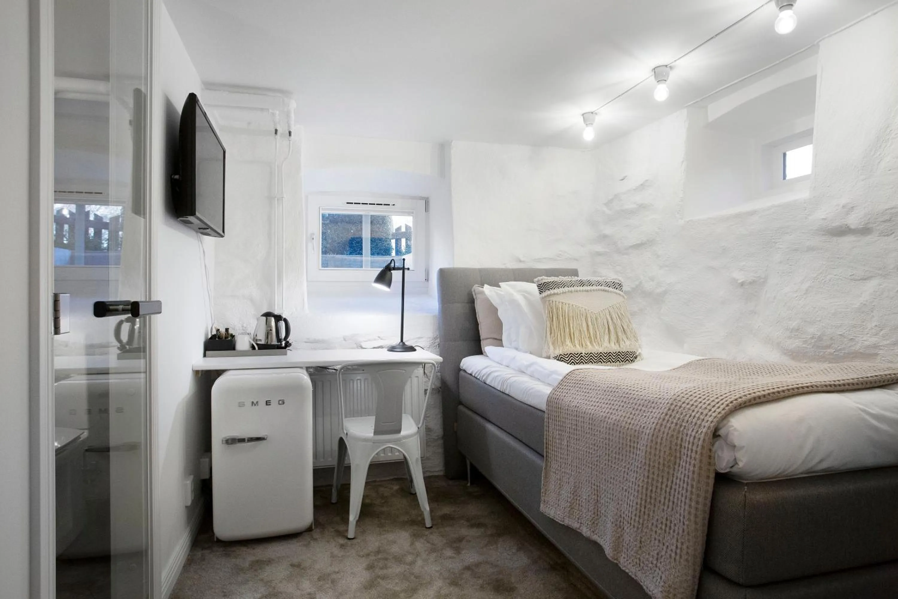 Photo of the whole room, Bed in WOW, Föreningsgatan 9