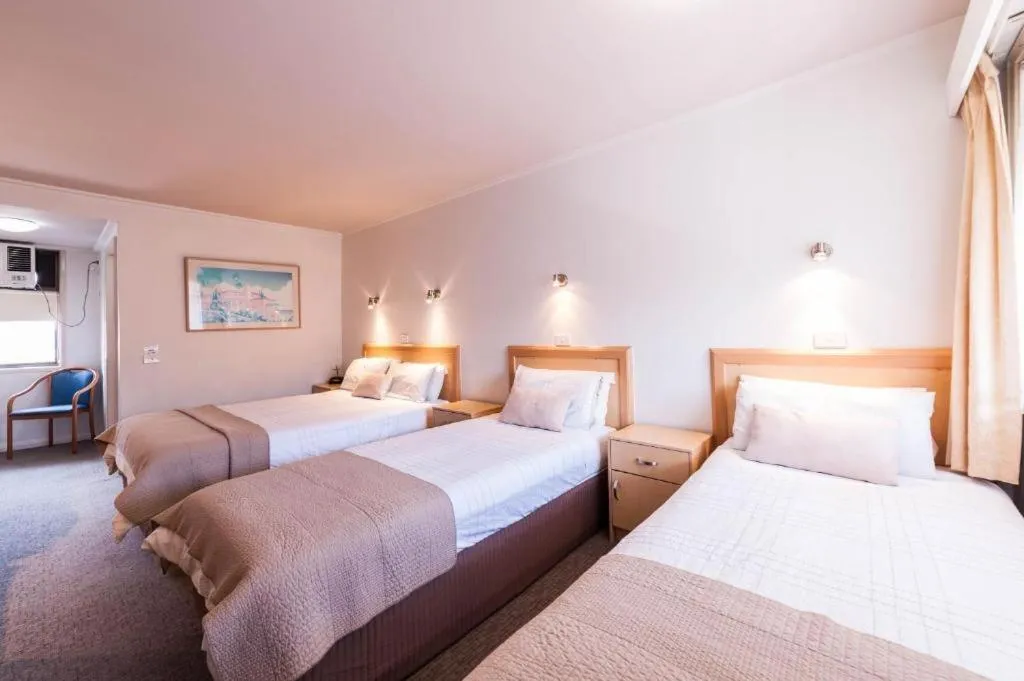 Bed in Eastern Sands City Centre