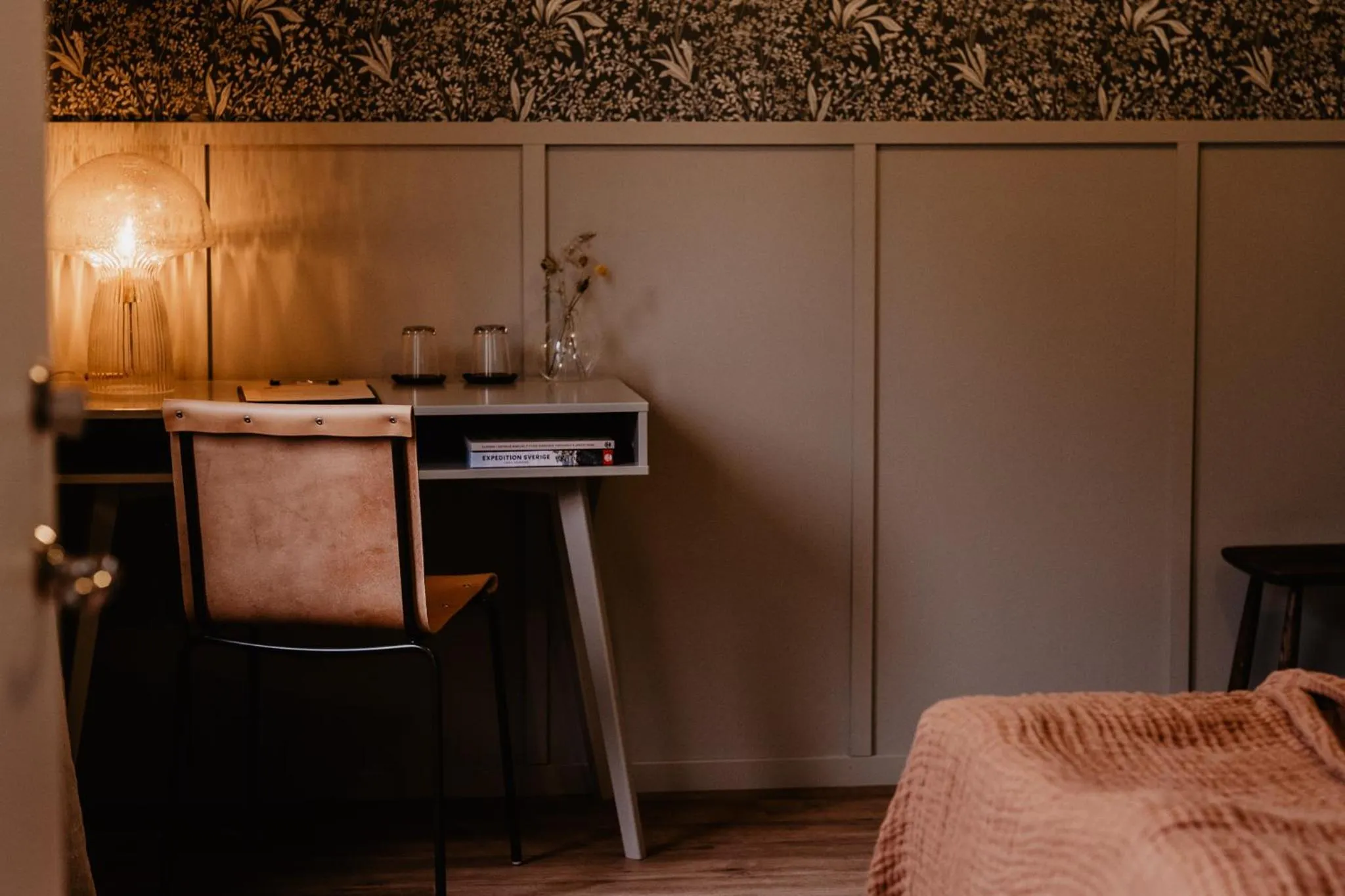 Photo of the whole room in Stiftsgården Tallnäs