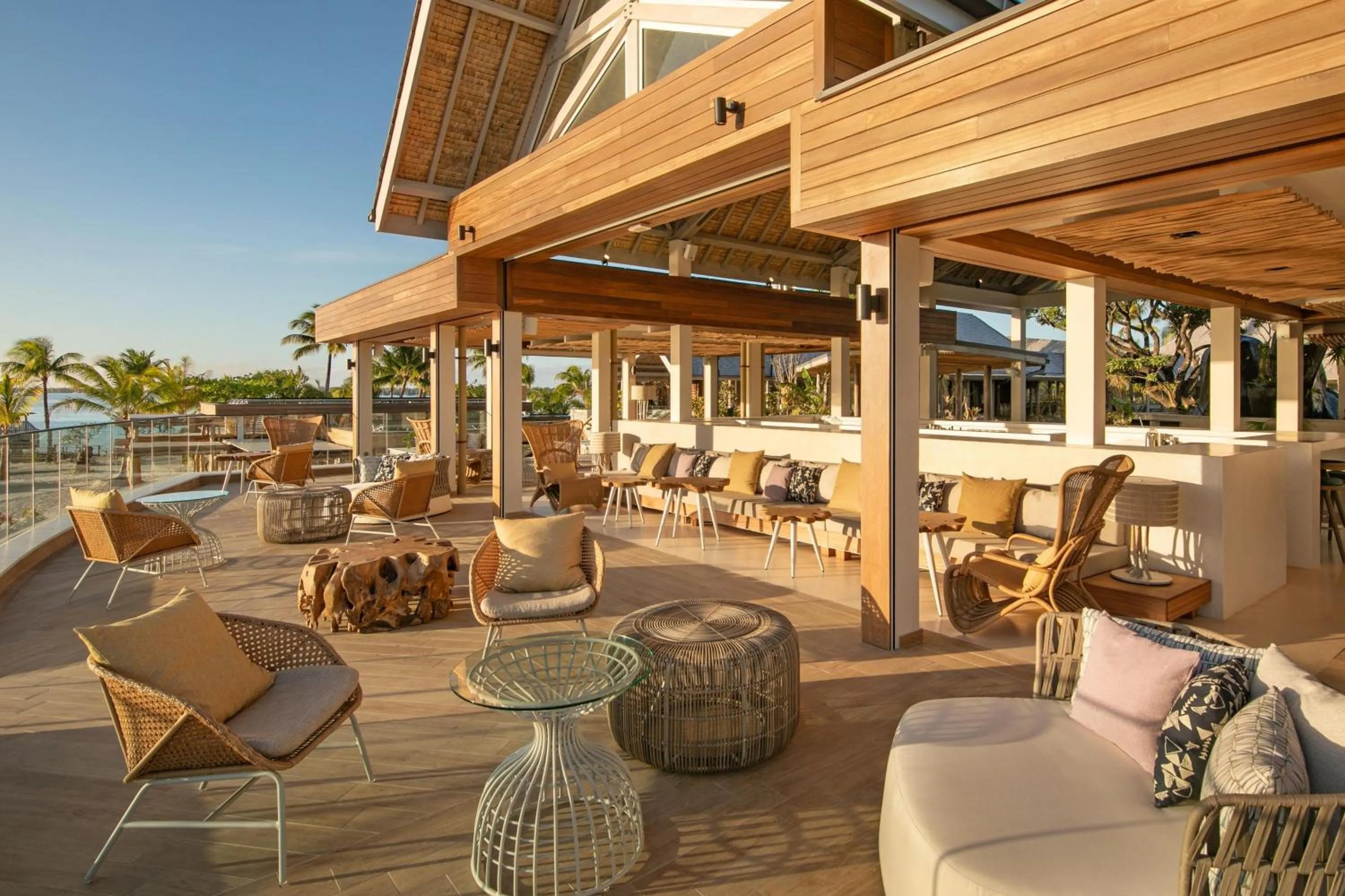 Lounge or bar in Westin Bora Bora Resort & Spa
