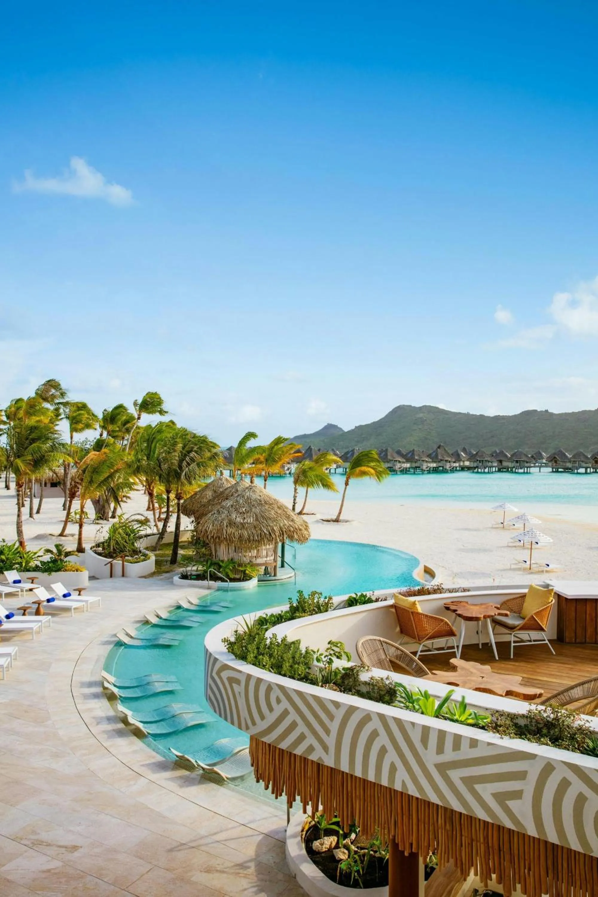 Swimming pool in Westin Bora Bora Resort & Spa