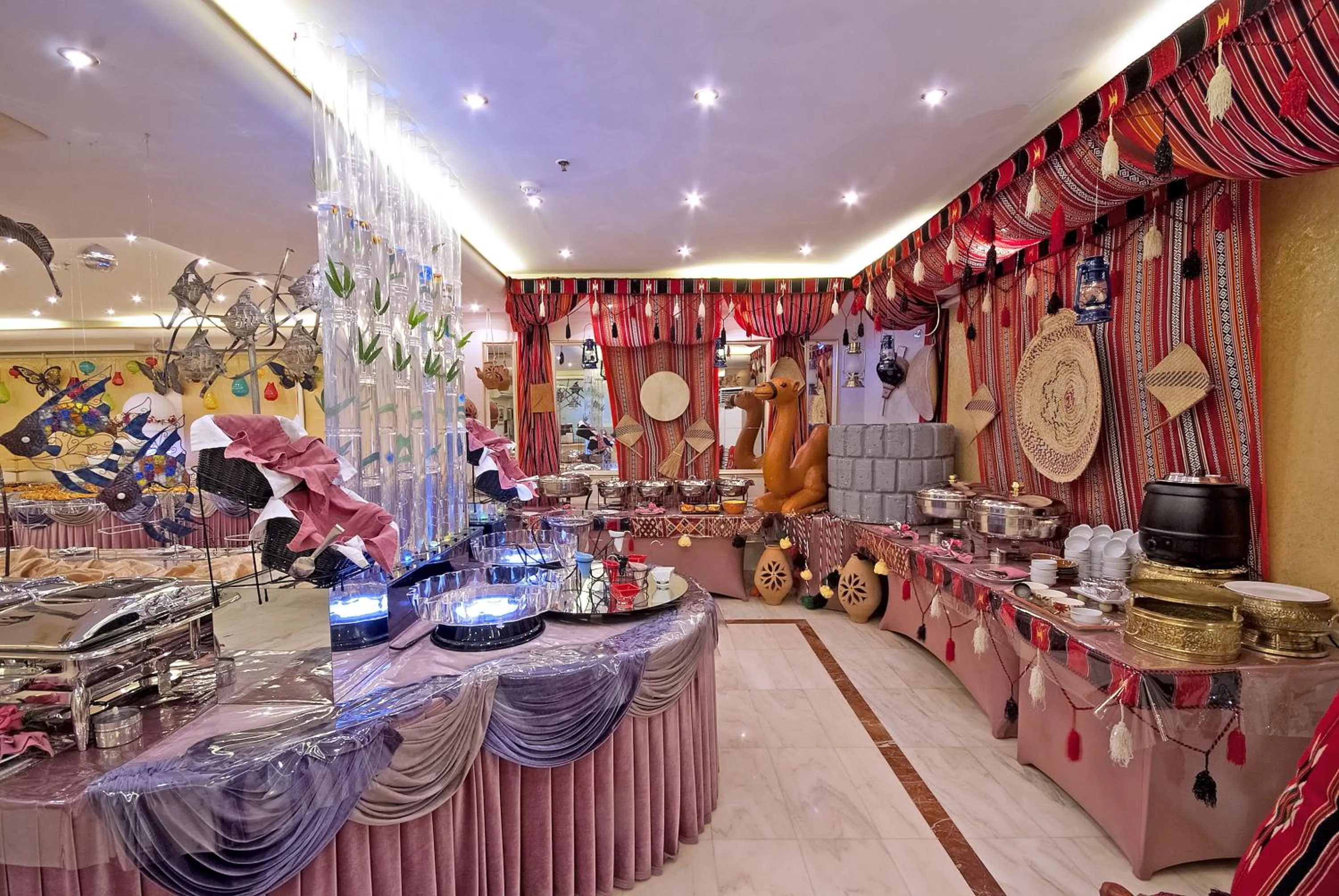 Restaurant/places to eat in Royal Casablanca