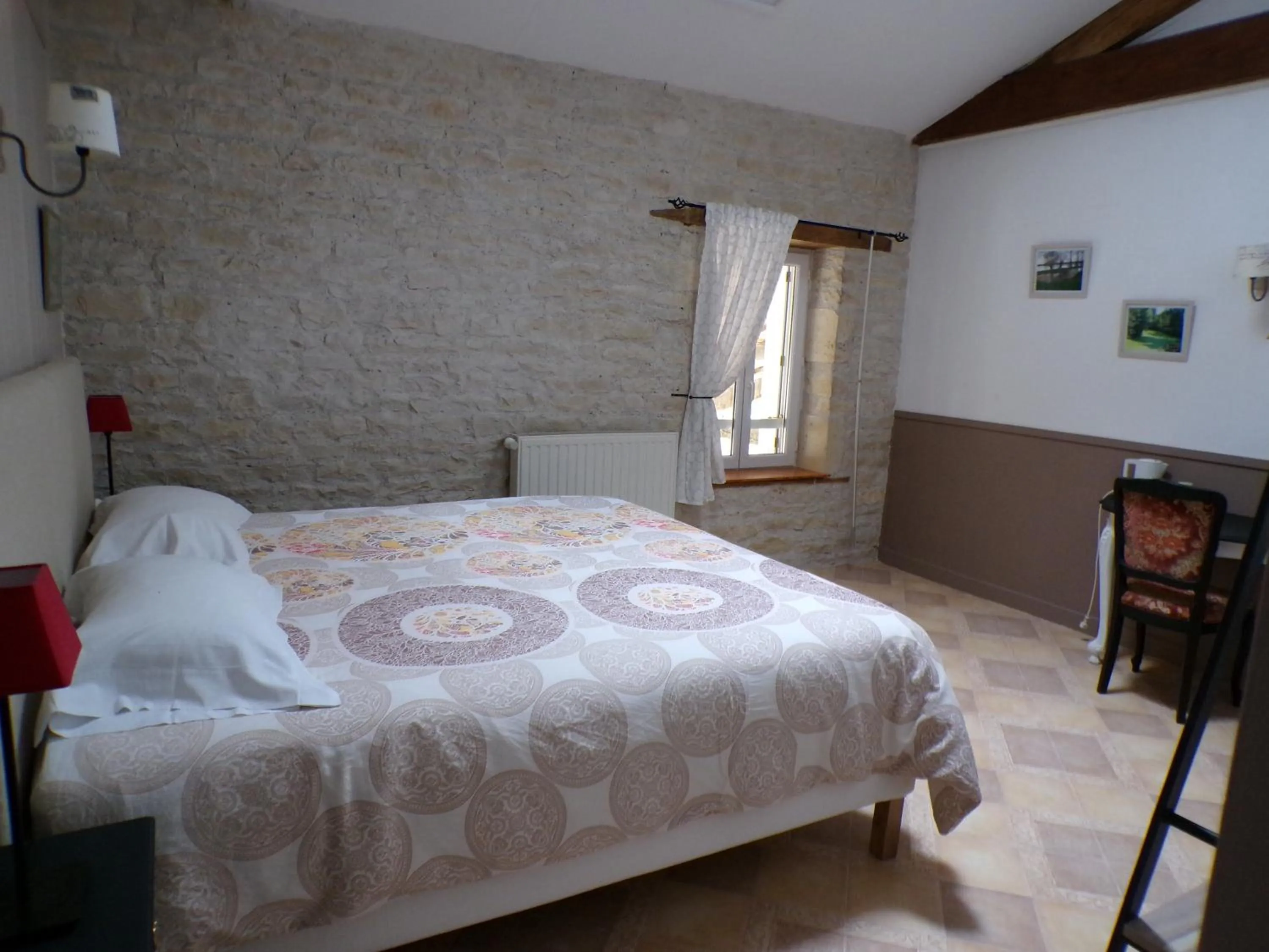 Photo of the whole room, Bed in Le Logis de la Venise Verte