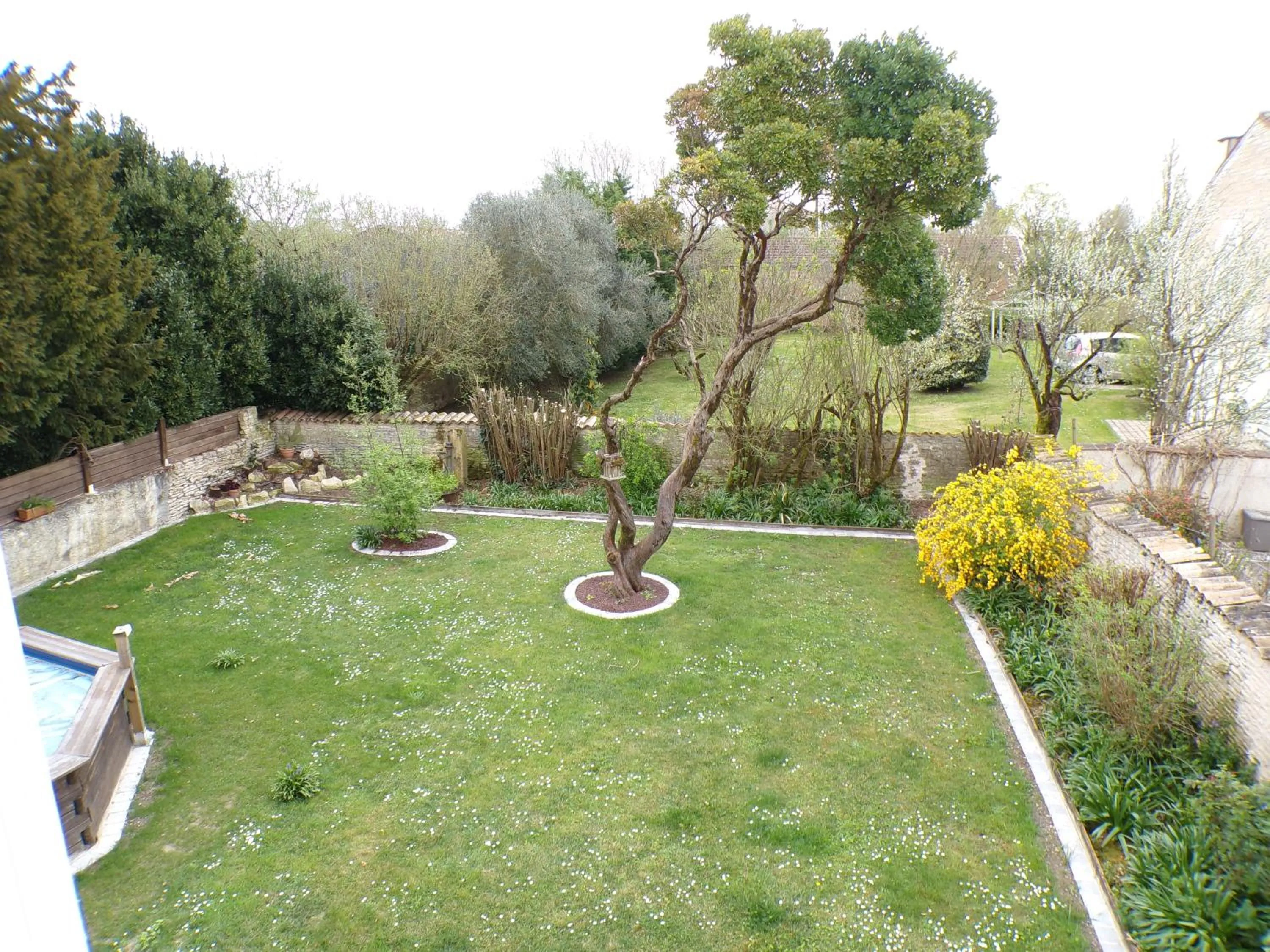Garden view in Le Logis de la Venise Verte
