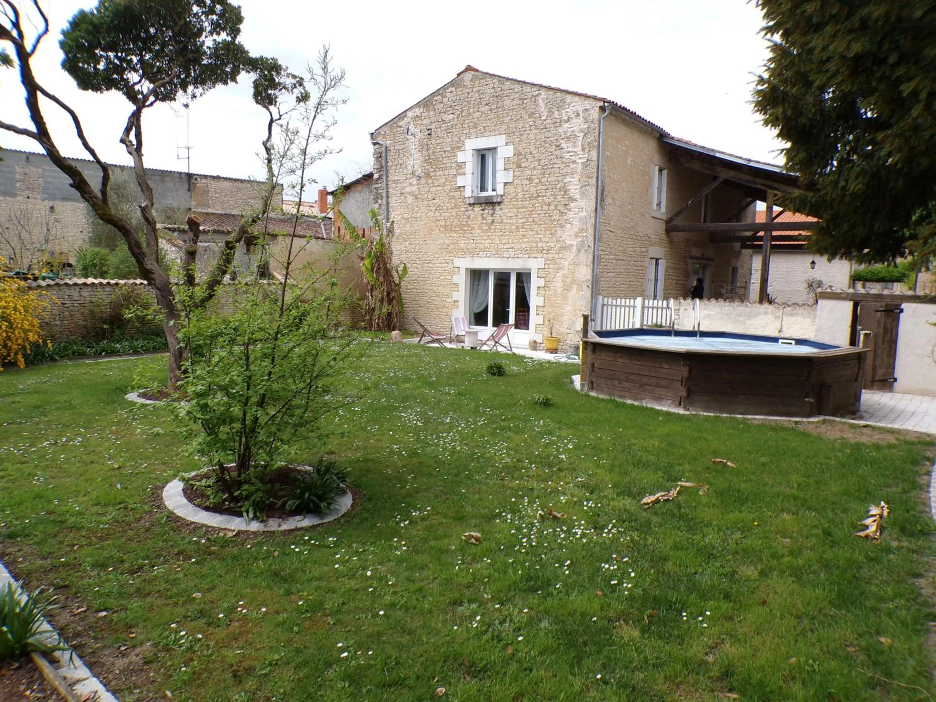 Garden in Le Logis de la Venise Verte