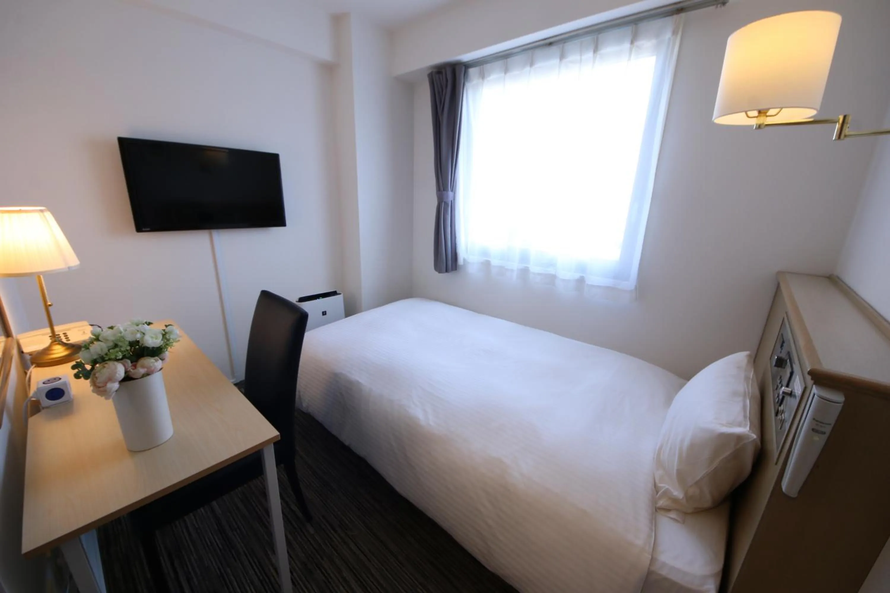 Photo of the whole room, Bed in Grand Park Hotel Panex Chiba