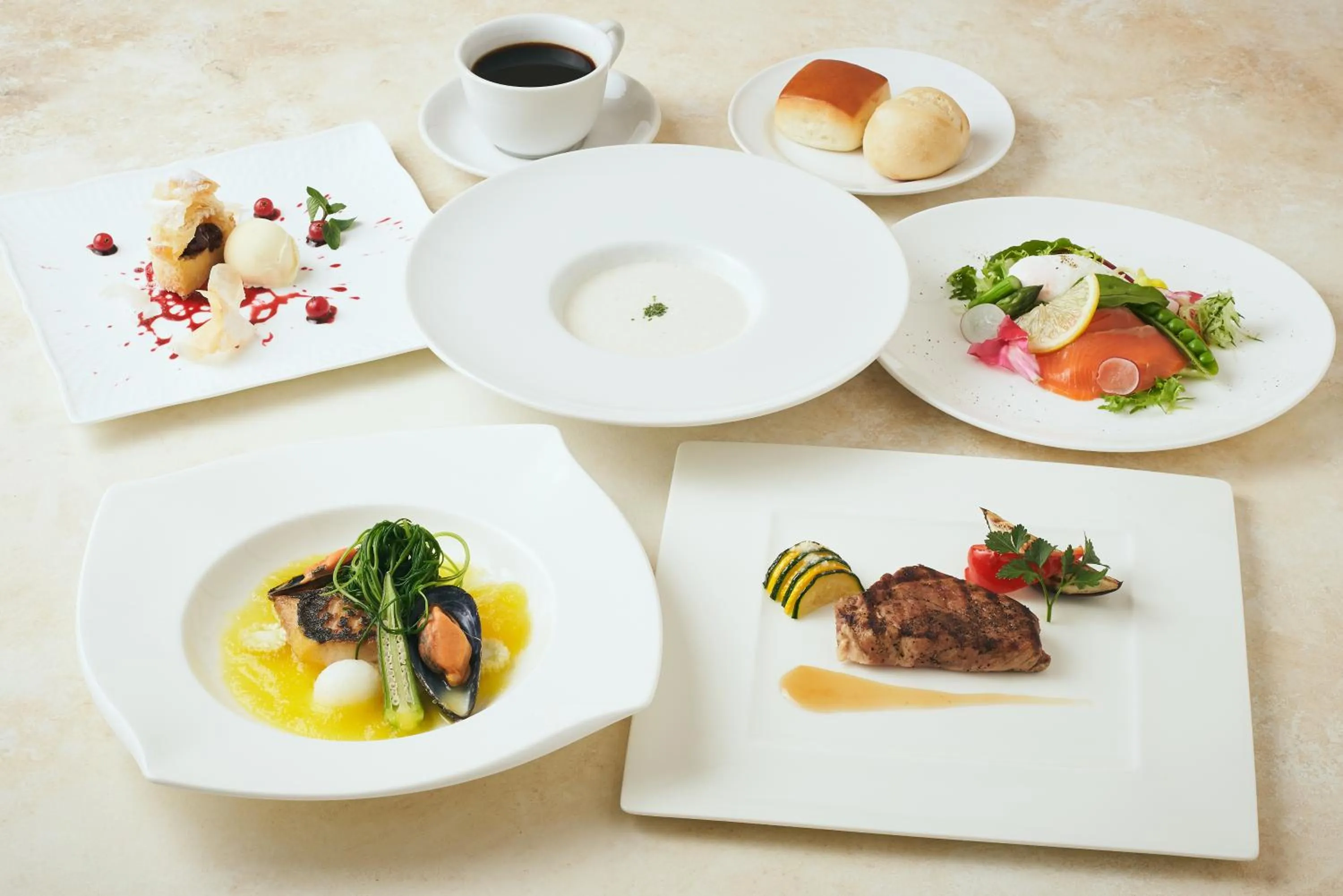 Restaurant/places to eat in Hotel Tokyo Garden Palace