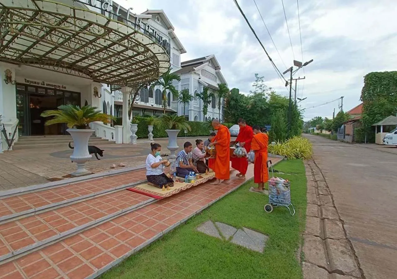 Property building in Le Thatluang D'oR Boutique Hotel