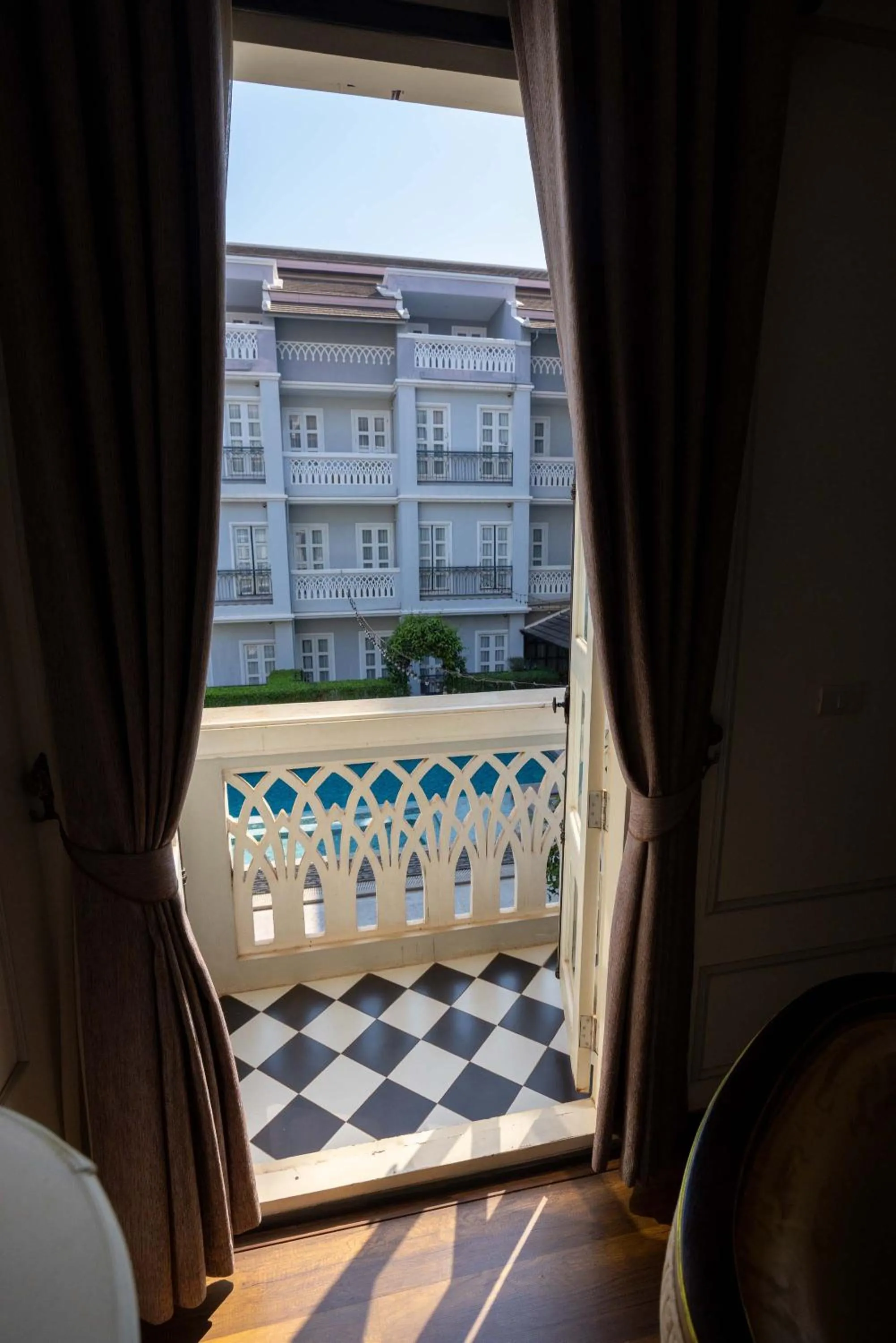Pool view in Le Thatluang D'oR Boutique Hotel
