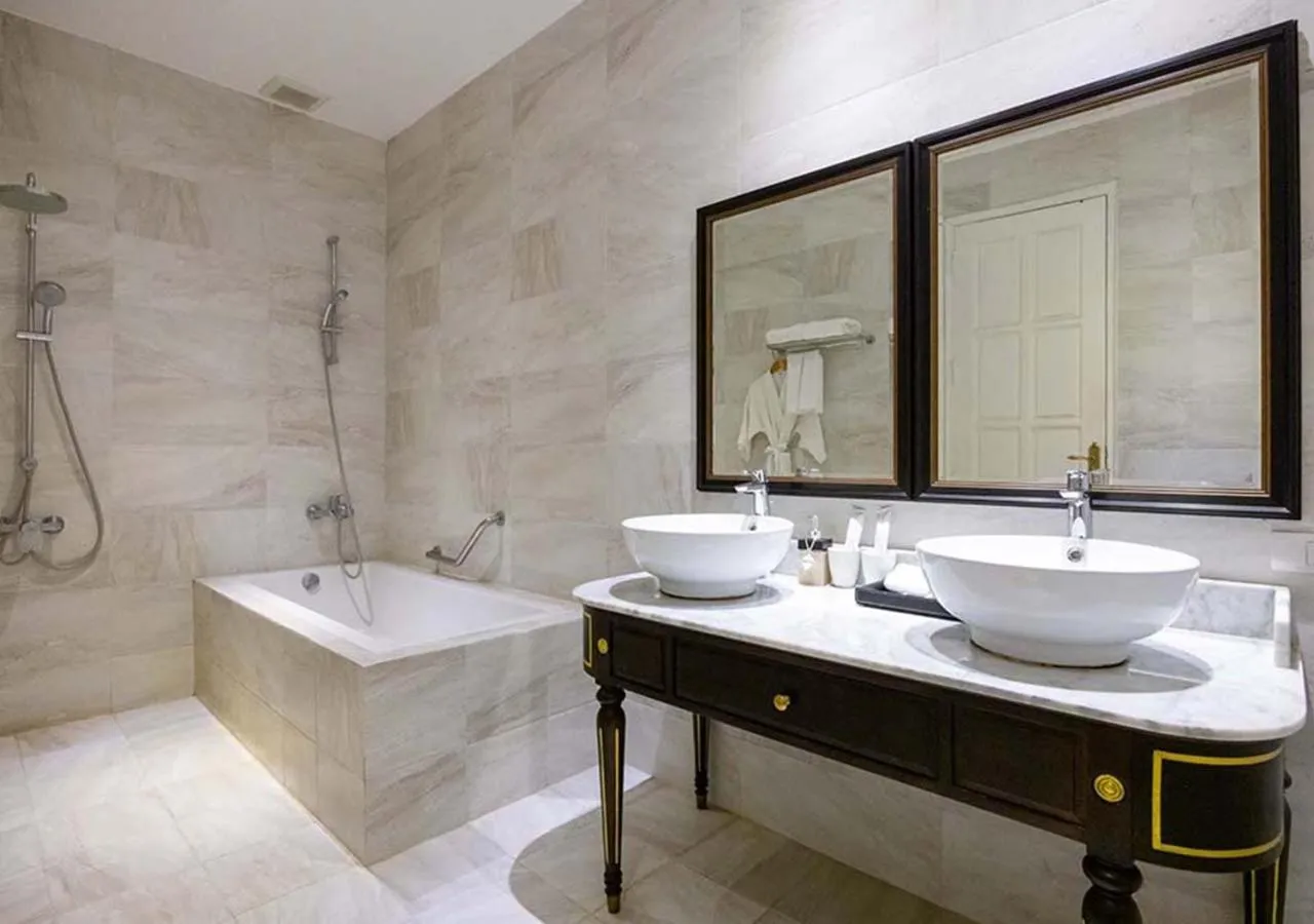 Bathroom in Le Thatluang D'oR Boutique Hotel