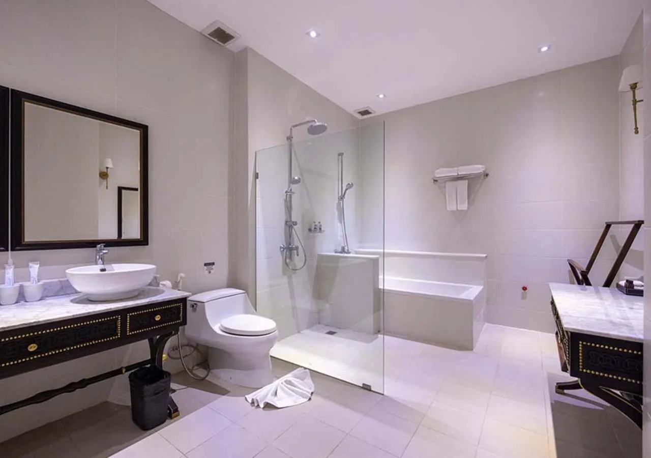 Toilet in Le Thatluang D'oR Boutique Hotel