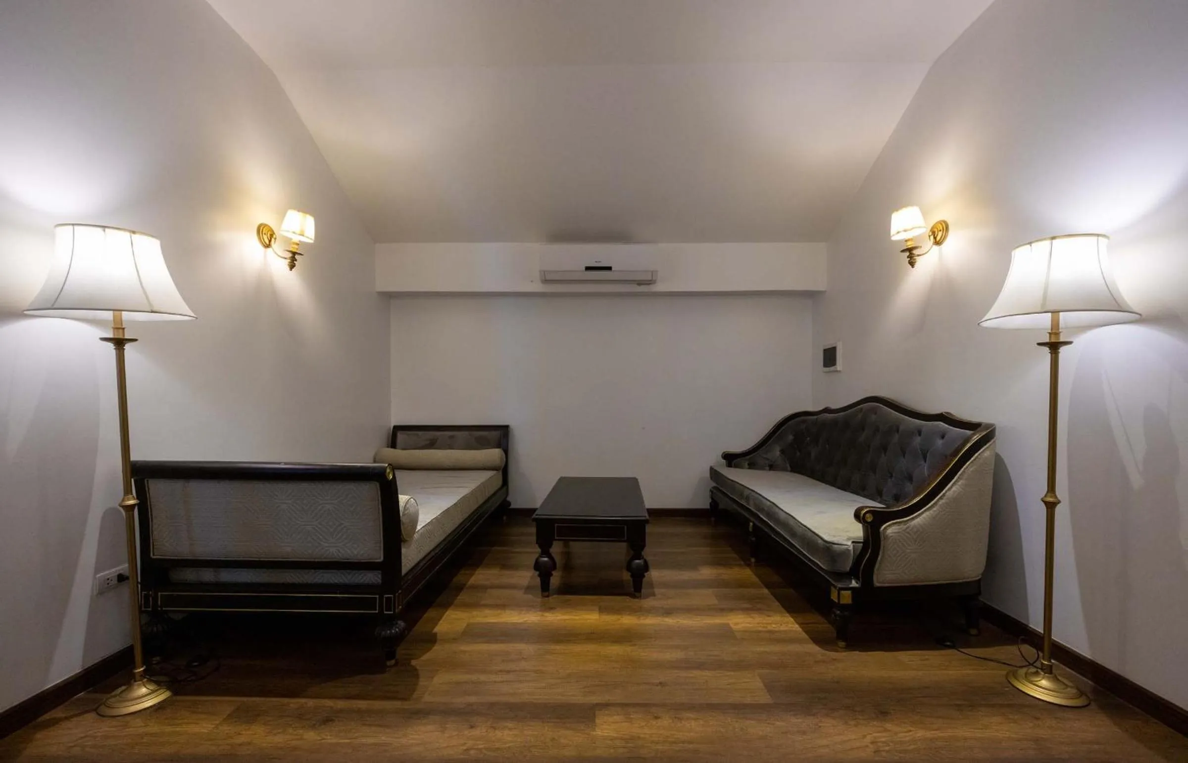 Seating area, Bed in Le Thatluang D'oR Boutique Hotel