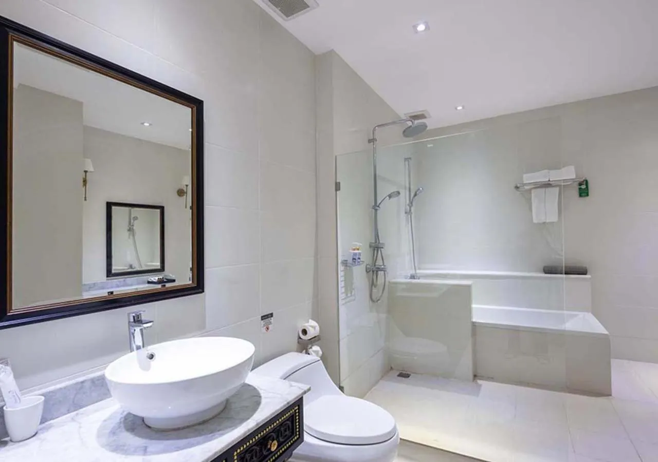 Bathroom in Le Thatluang D'oR Boutique Hotel