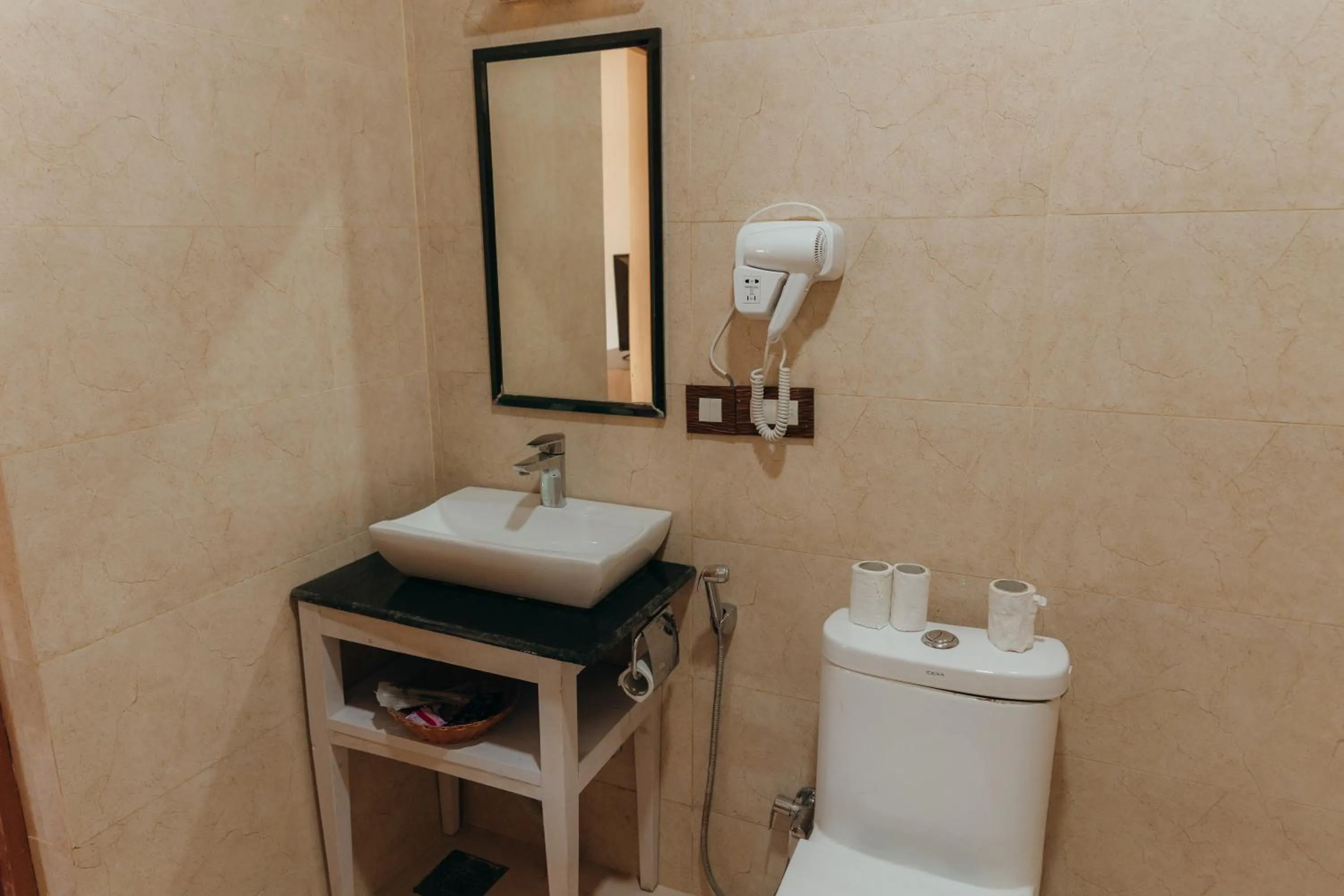 Jungle Safari Lodge- Serenity in the Wild