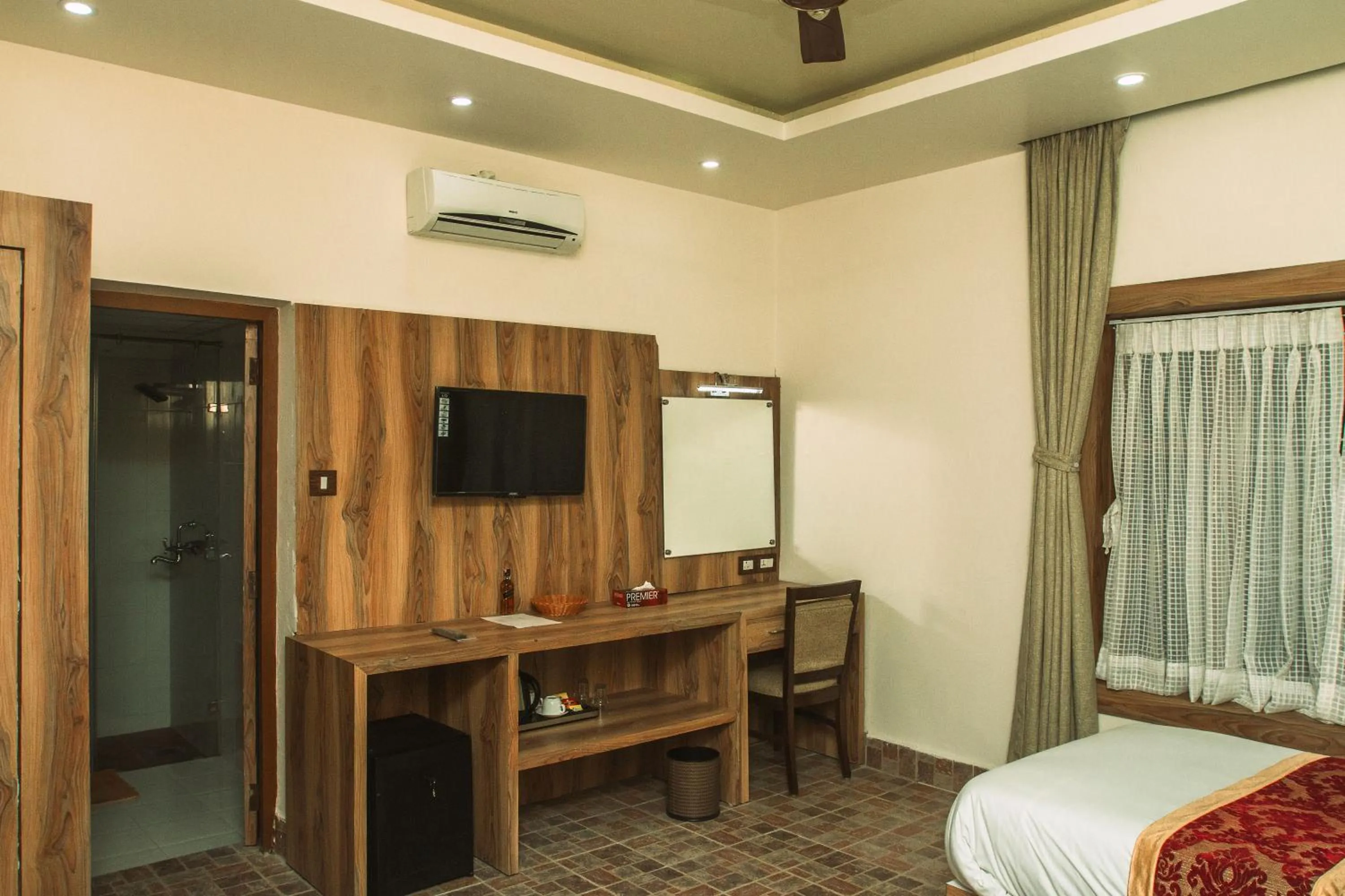 Living room, Bed in Jungle Safari Lodge- Serenity in the Wild