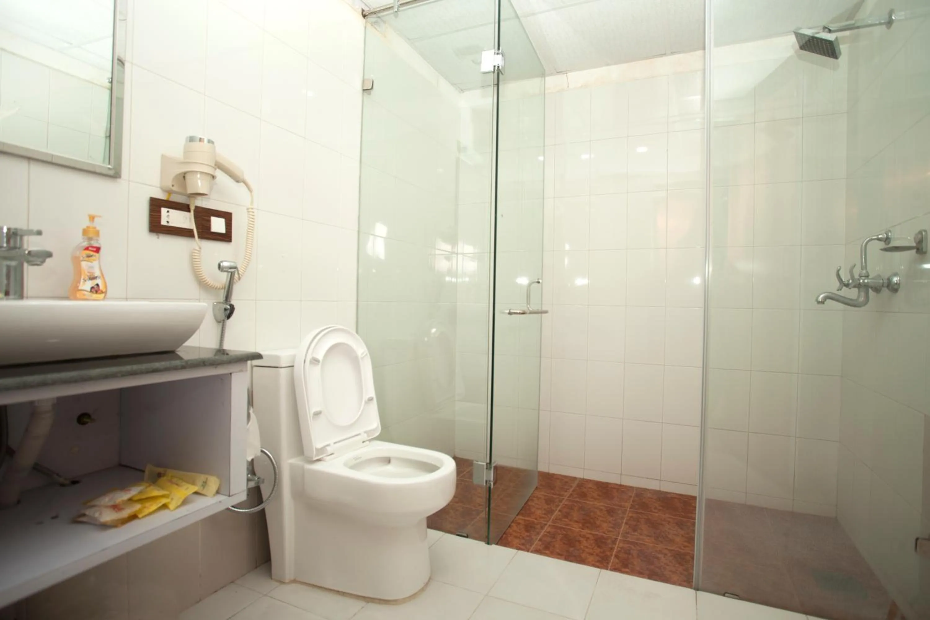 Bathroom in Jungle Safari Lodge- Serenity in the Wild