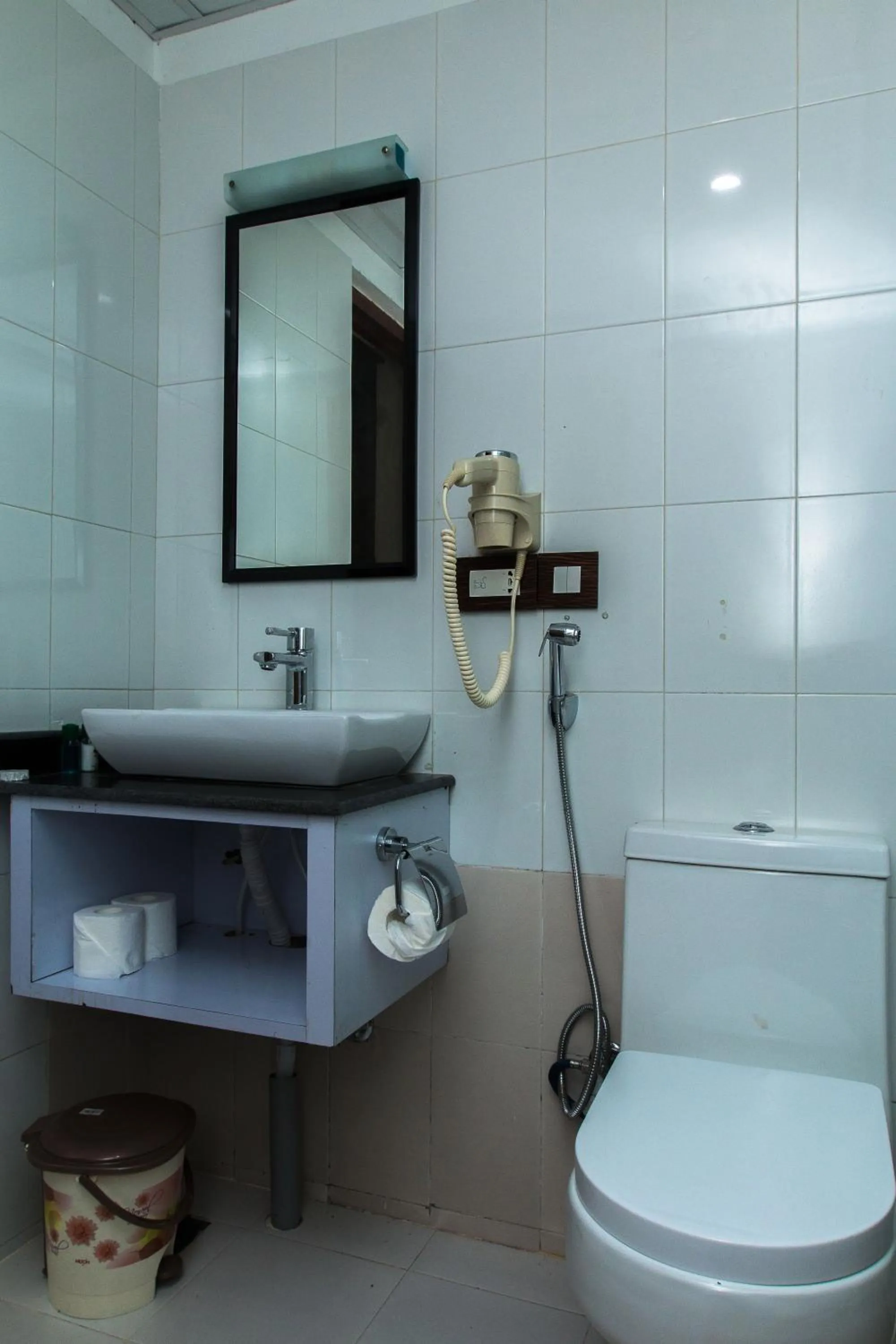 Toilet in Jungle Safari Lodge- Serenity in the Wild