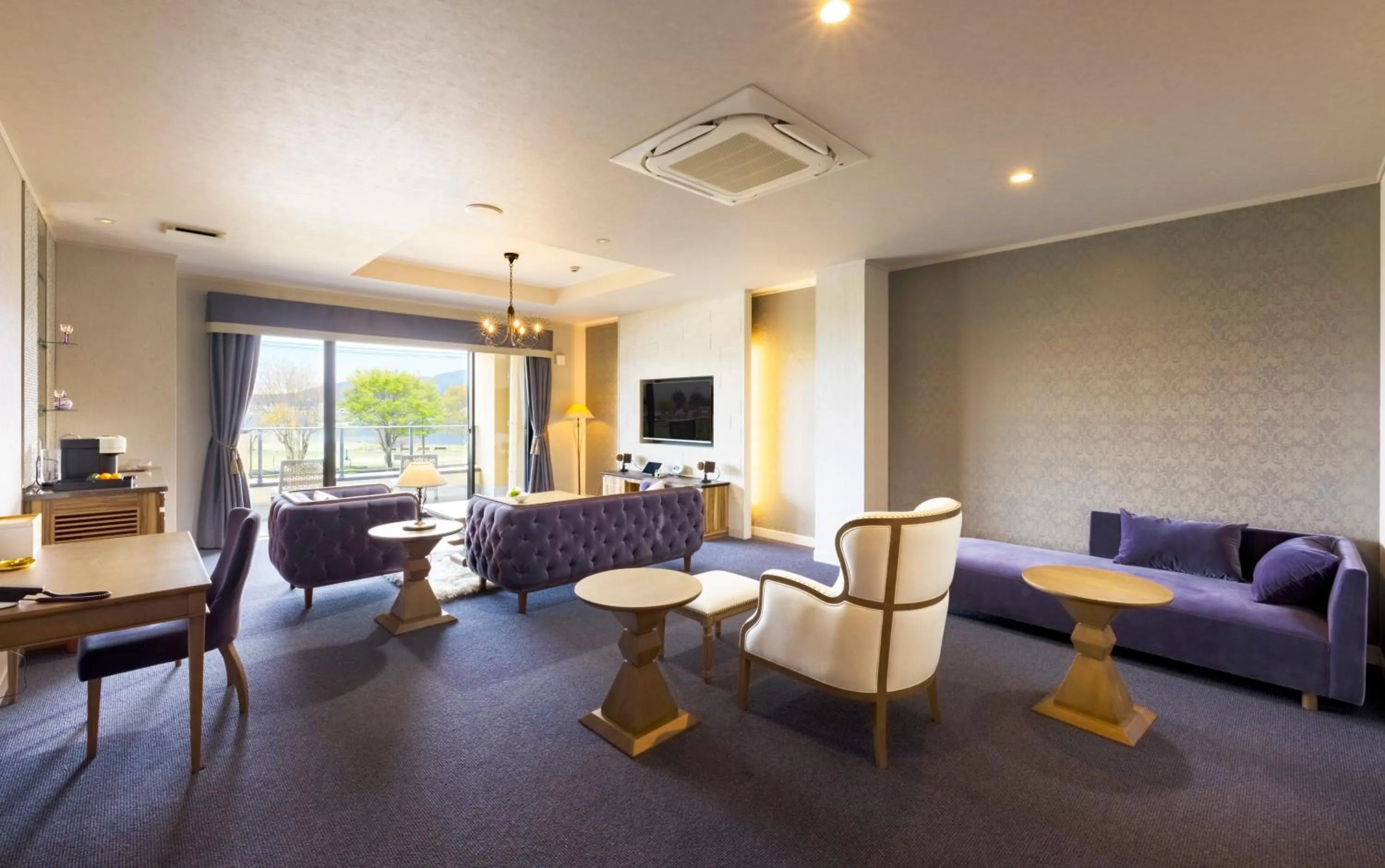 Living room in Katakura Silk Hotel