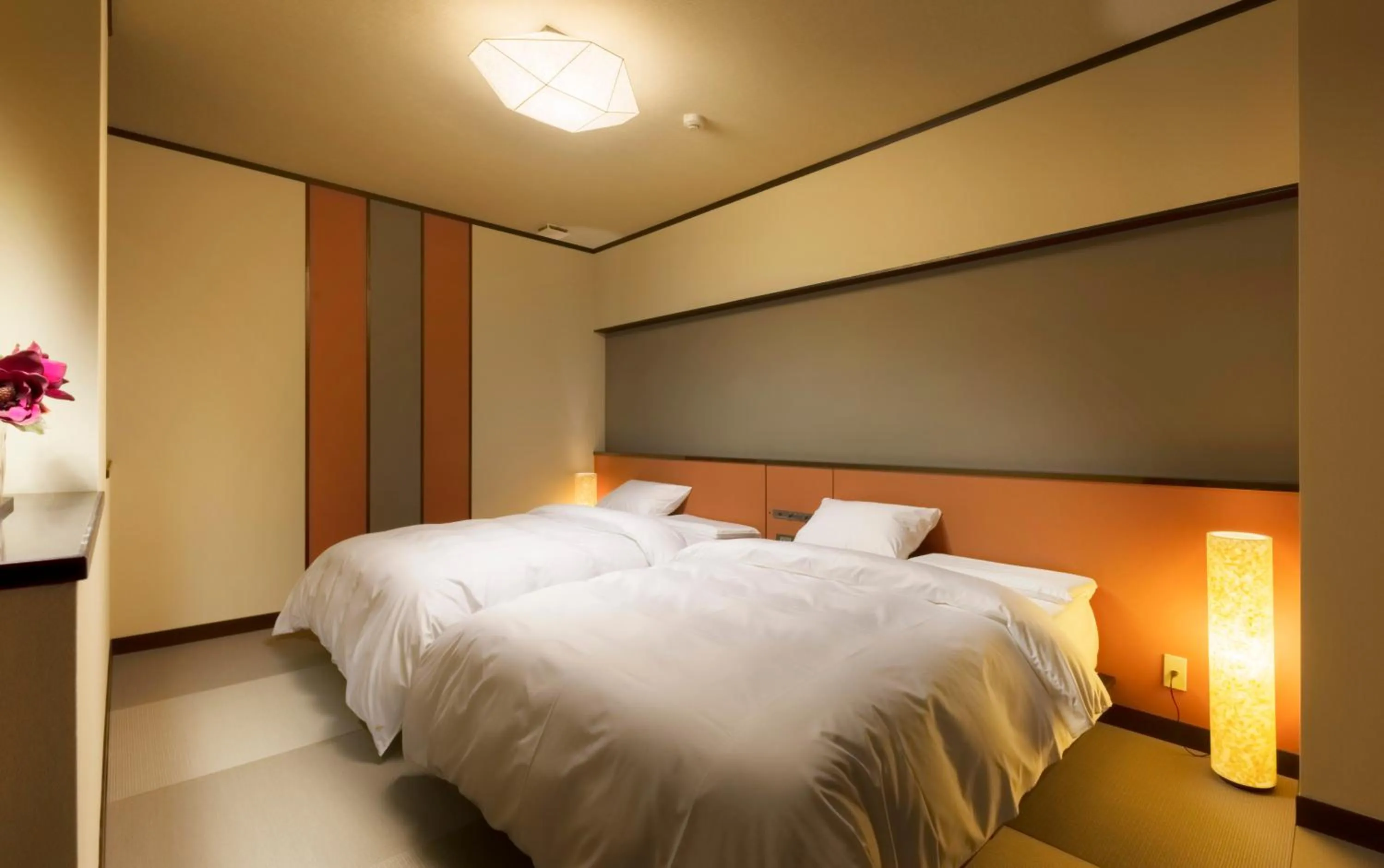 Bedroom, Bed in Katakura Silk Hotel