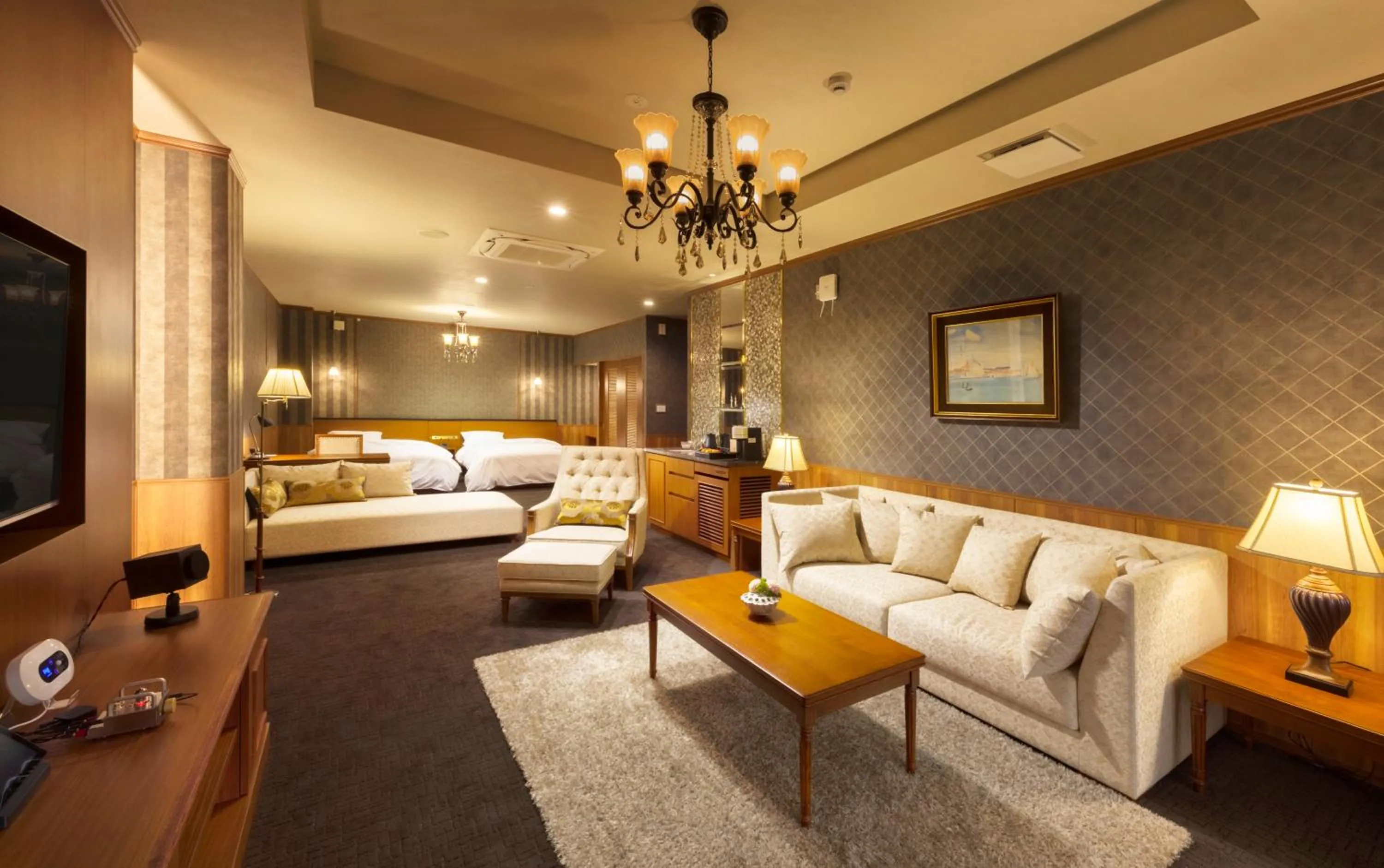 Living room, Bed in Katakura Silk Hotel