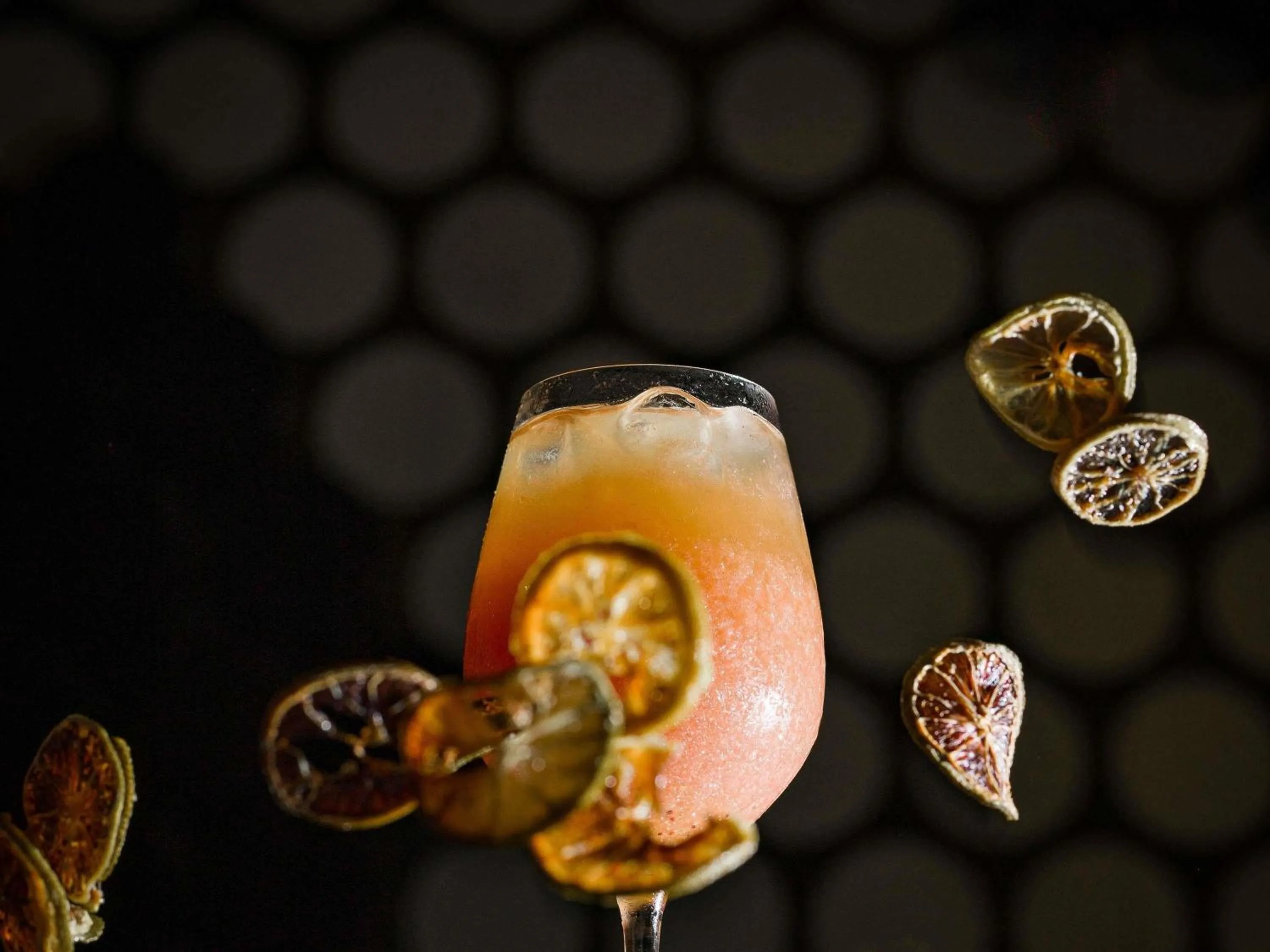 Lounge or bar in Mövenpick Hotel du Lac Tunis