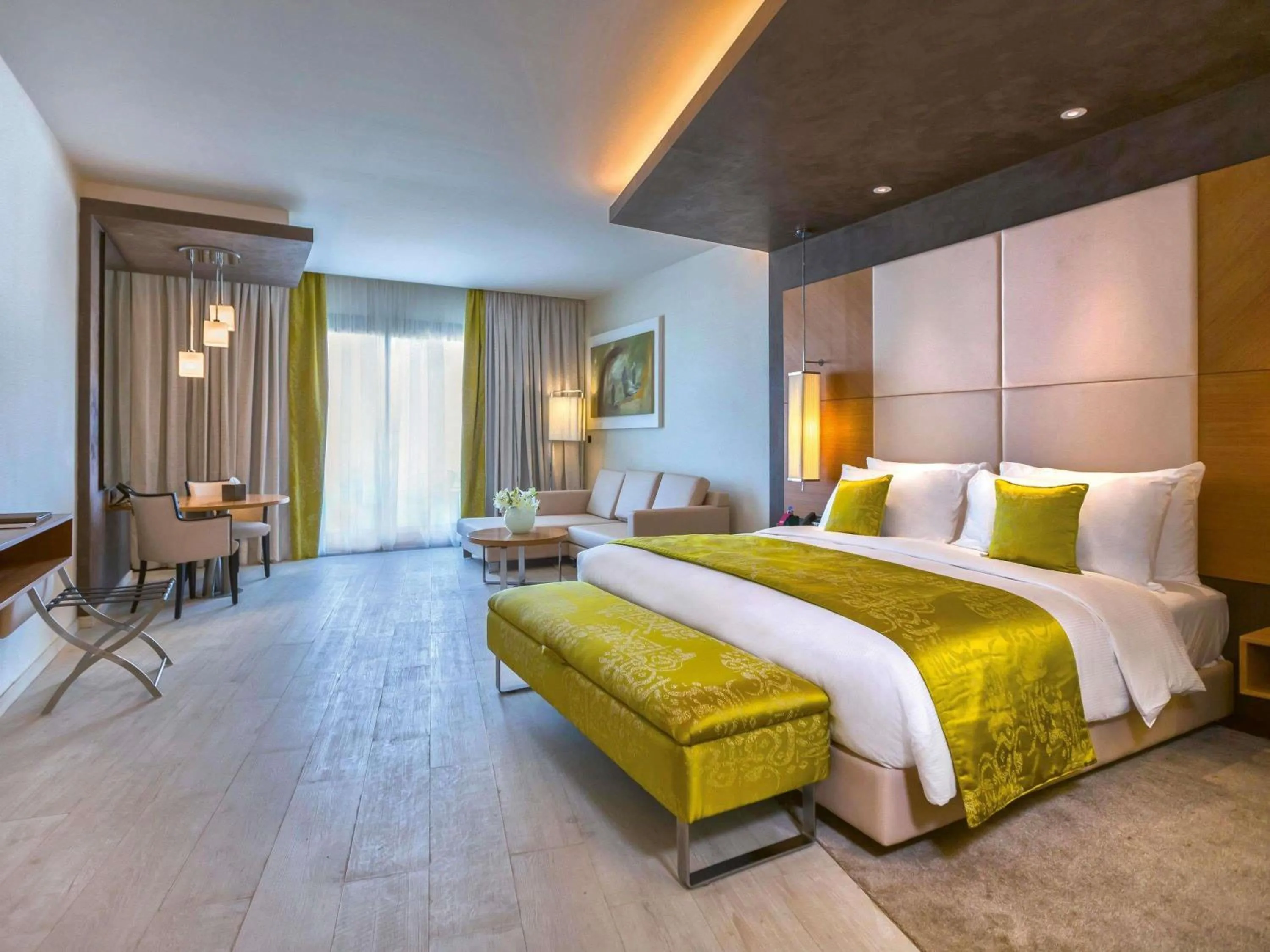 Bedroom, Bed in Mövenpick Hotel du Lac Tunis