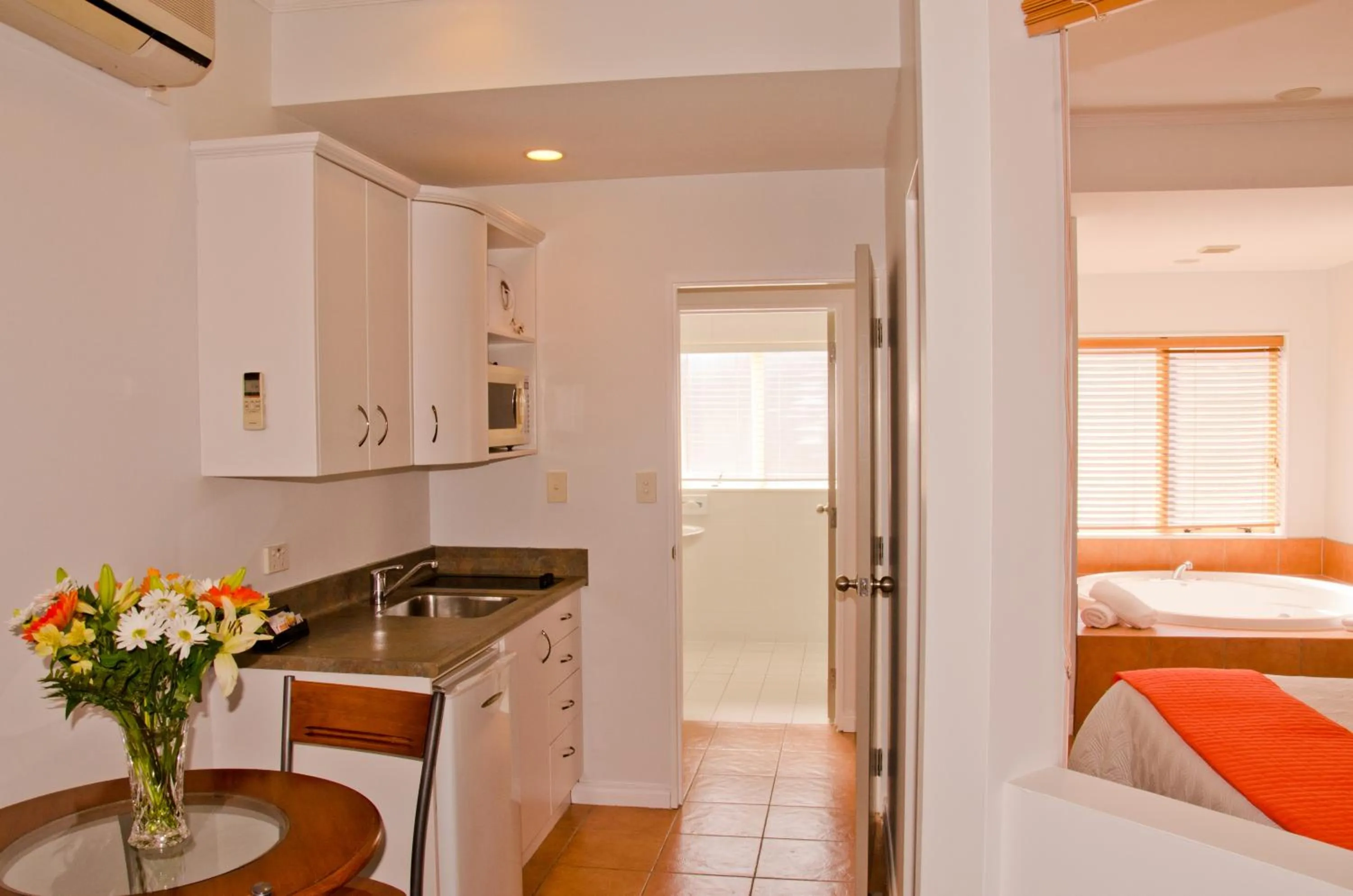 Photo of the whole room, Bed in Beachfront Motel