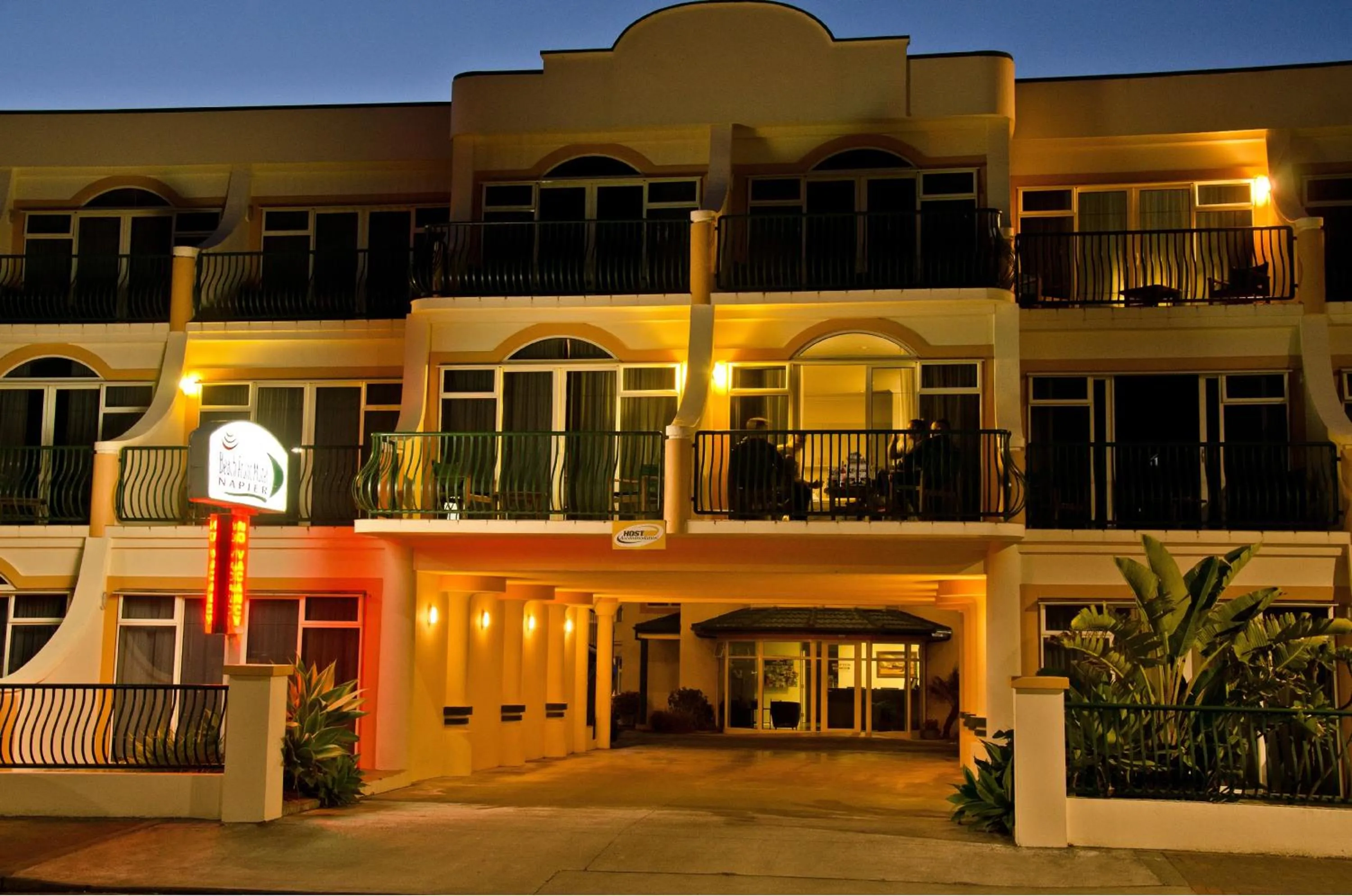 Facade/entrance in Beachfront Motel