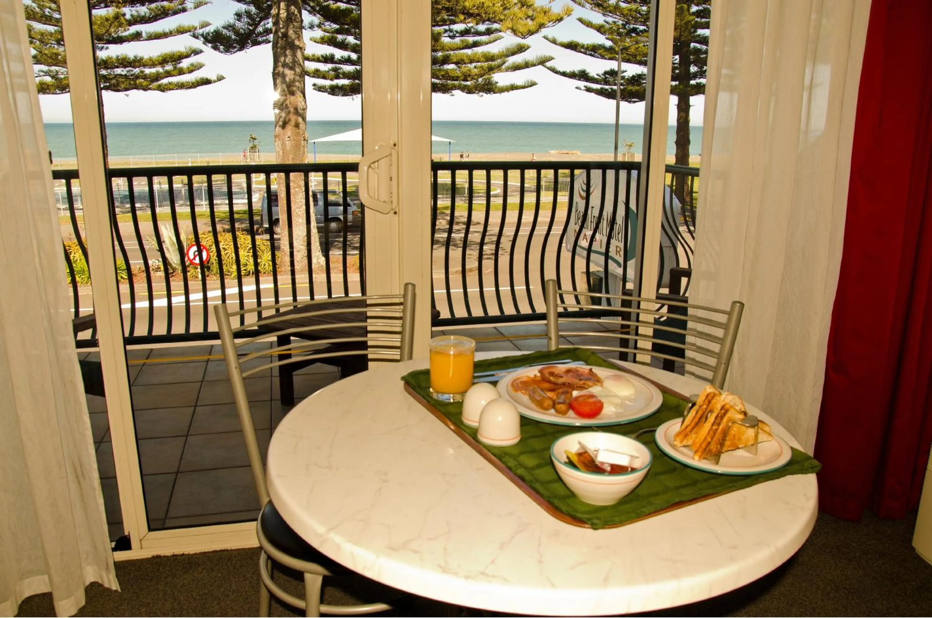 Dining area in Beachfront Motel
